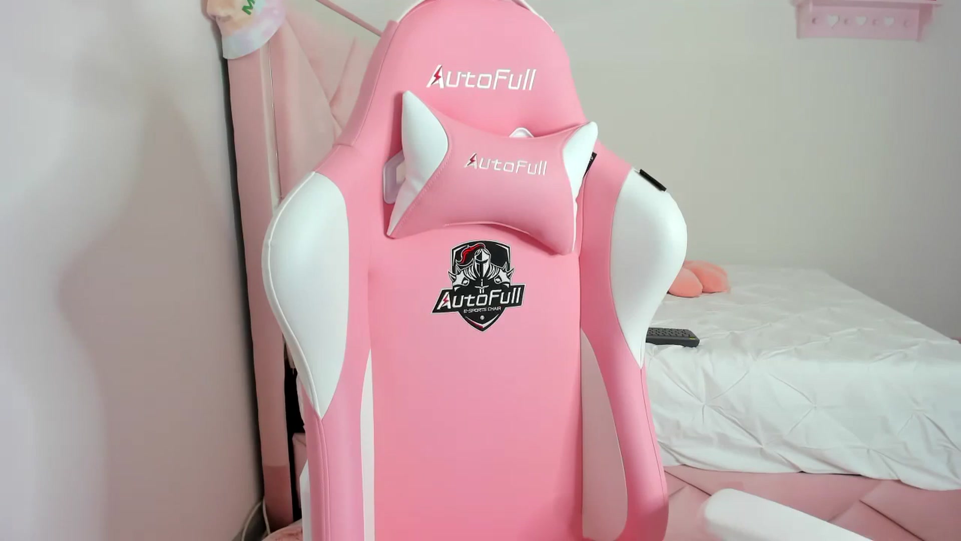 Gallery image thumbnail from Cherrycute666's myfreecams stream on, 01/26/2024, 08:08 image 20 of 20