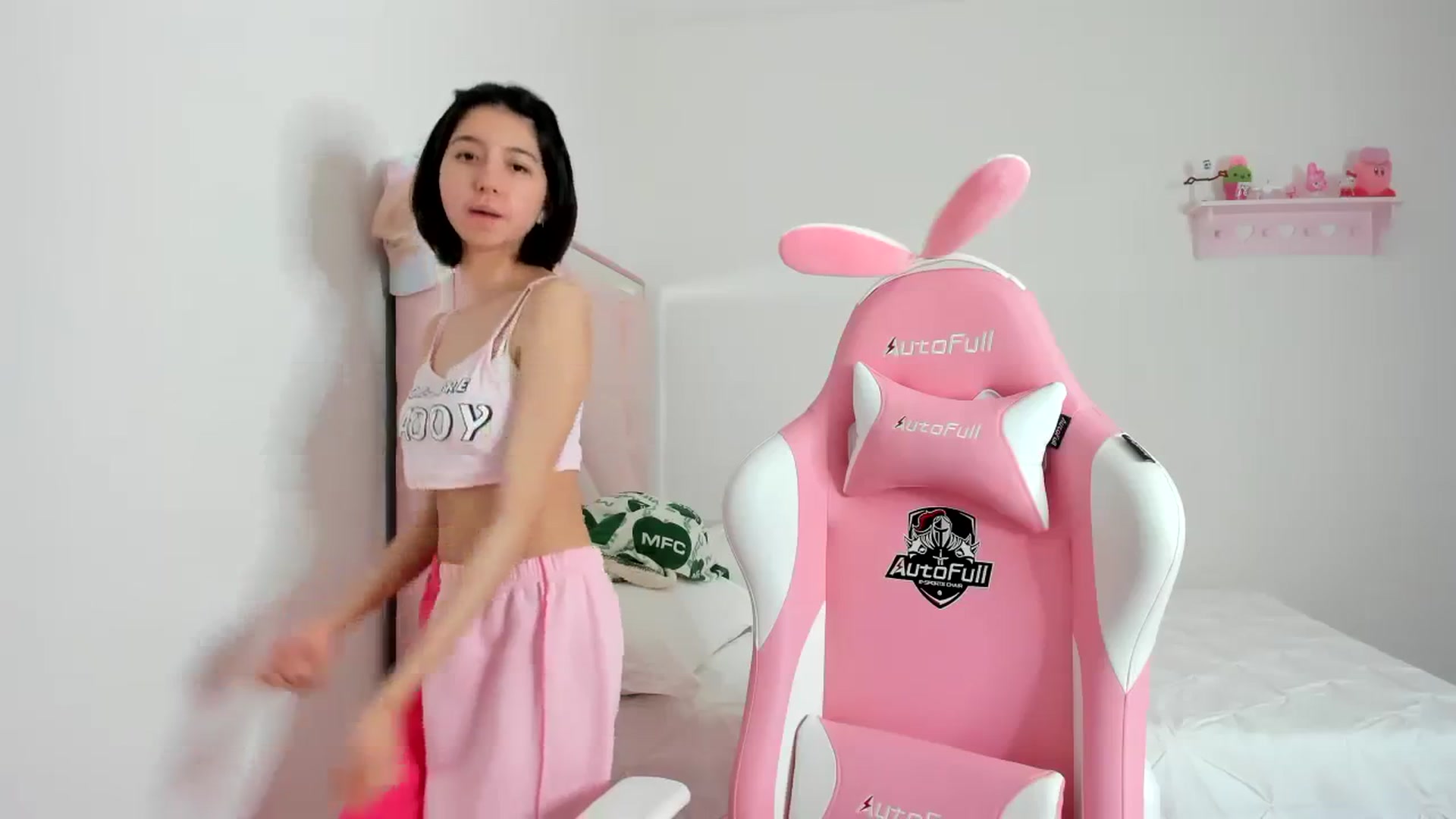 Gallery image thumbnail from Cherrycute666's myfreecams stream on, 01/26/2024, 08:42 image 5 of 20