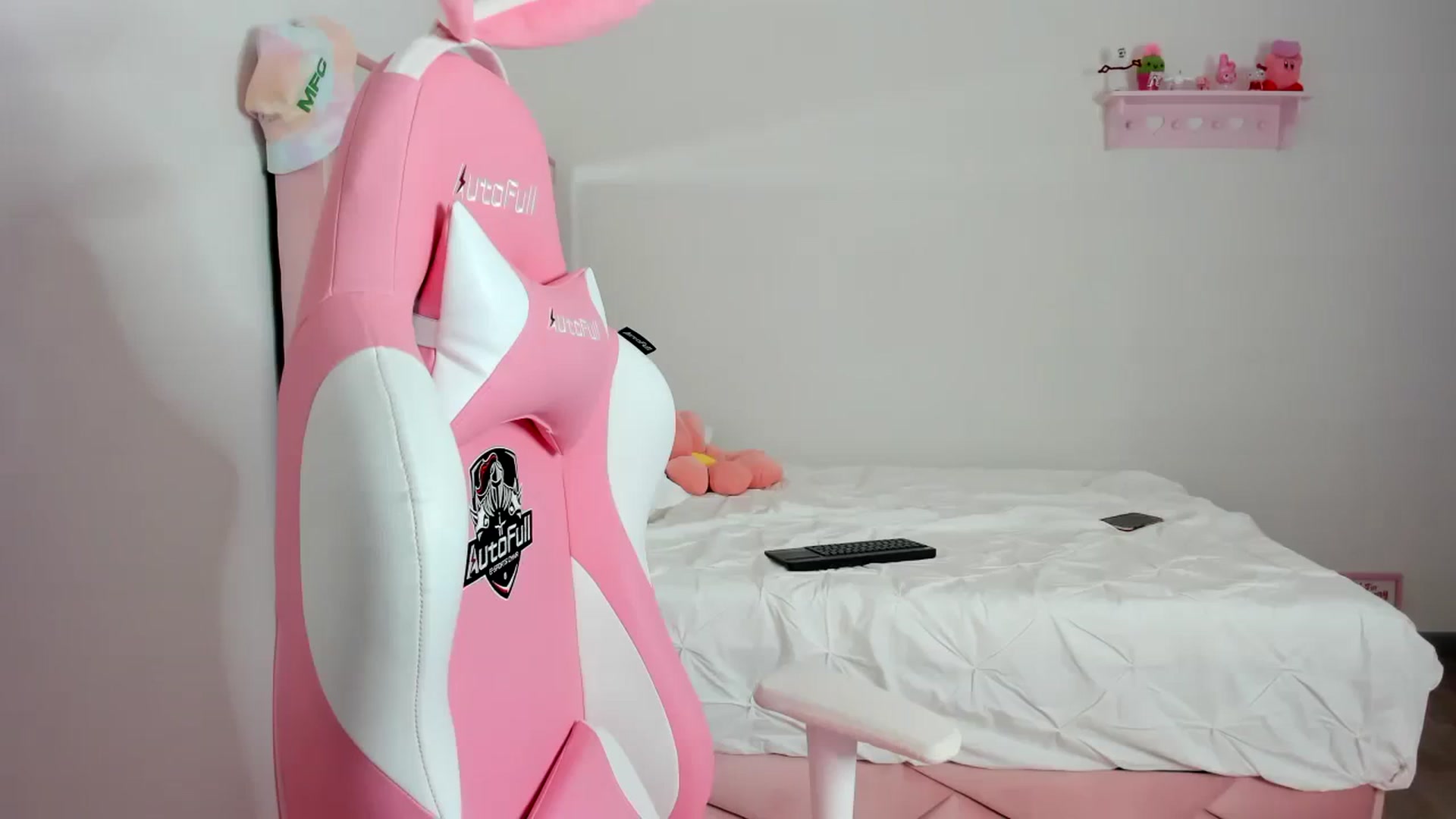 Gallery image thumbnail from Cherrycute666's myfreecams stream on, 01/26/2024, 11:31 image 20 of 20