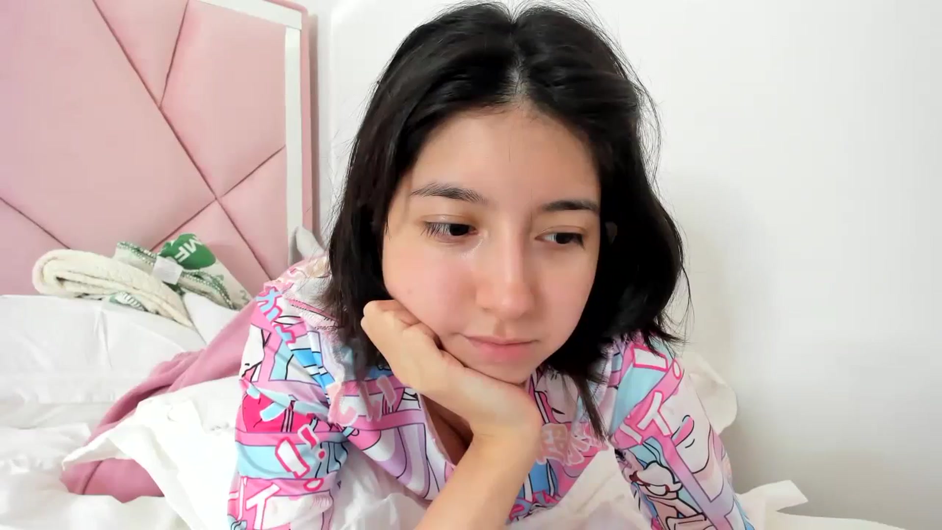 Gallery image thumbnail from Cherrycute666's myfreecams stream on, 01/27/2024, 05:24 image 17 of 20