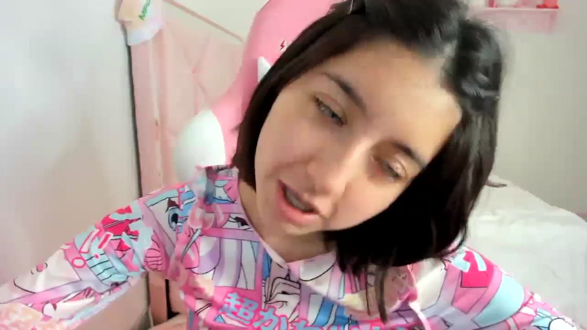Gallery image thumbnail from Cherrycute666's myfreecams stream on, 01/27/2024, 10:43 image 13 of 20