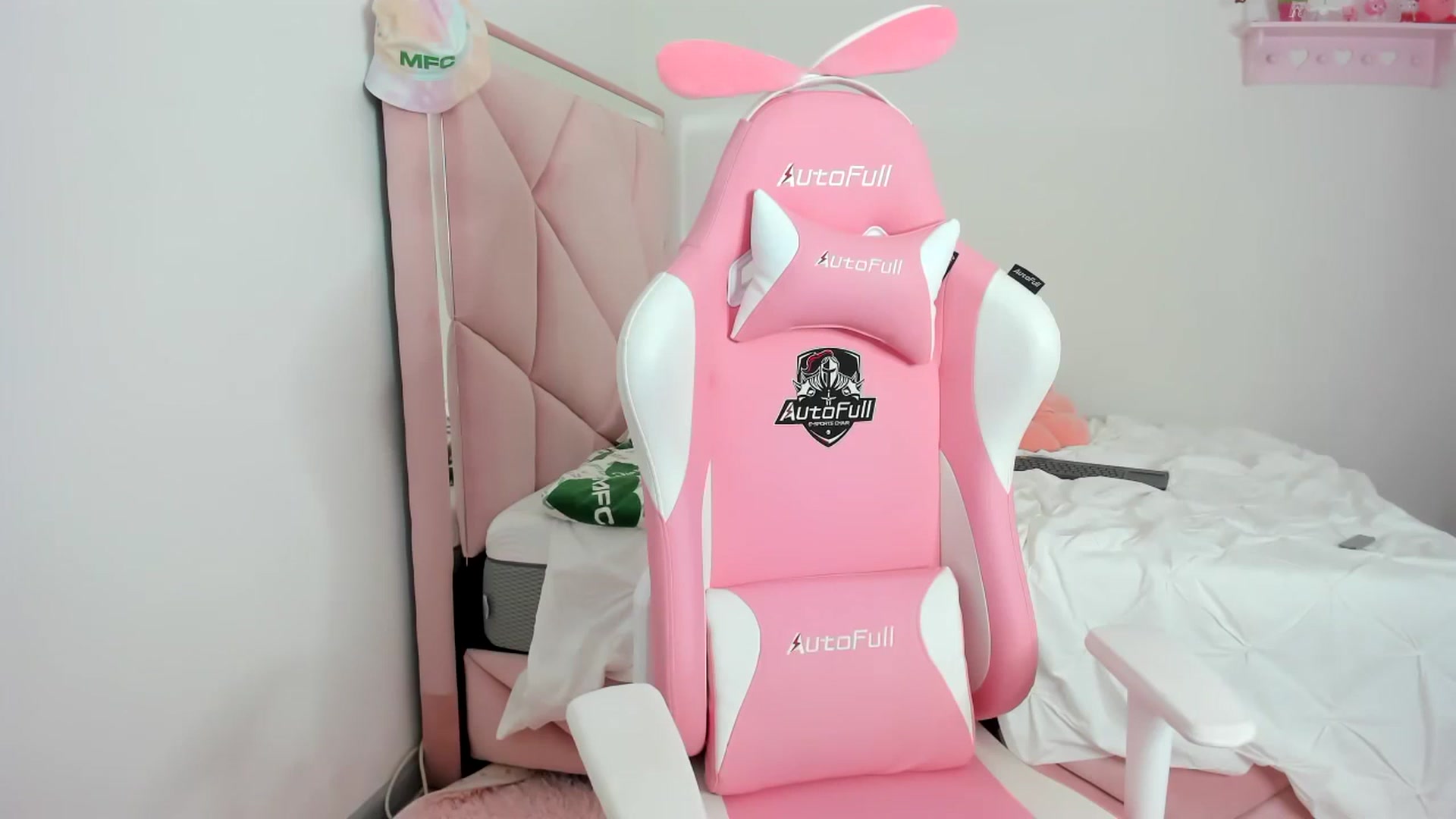 Gallery image thumbnail from Cherrycute666's myfreecams stream on, 01/27/2024, 14:46 image 12 of 20