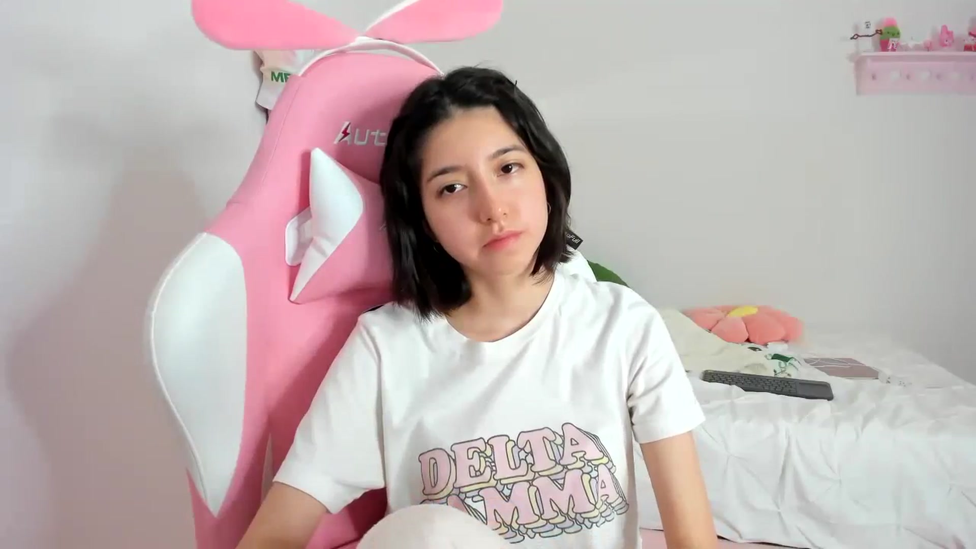 Gallery image thumbnail from Cherrycute666's myfreecams stream on, 01/28/2024, 06:00 image 6 of 20