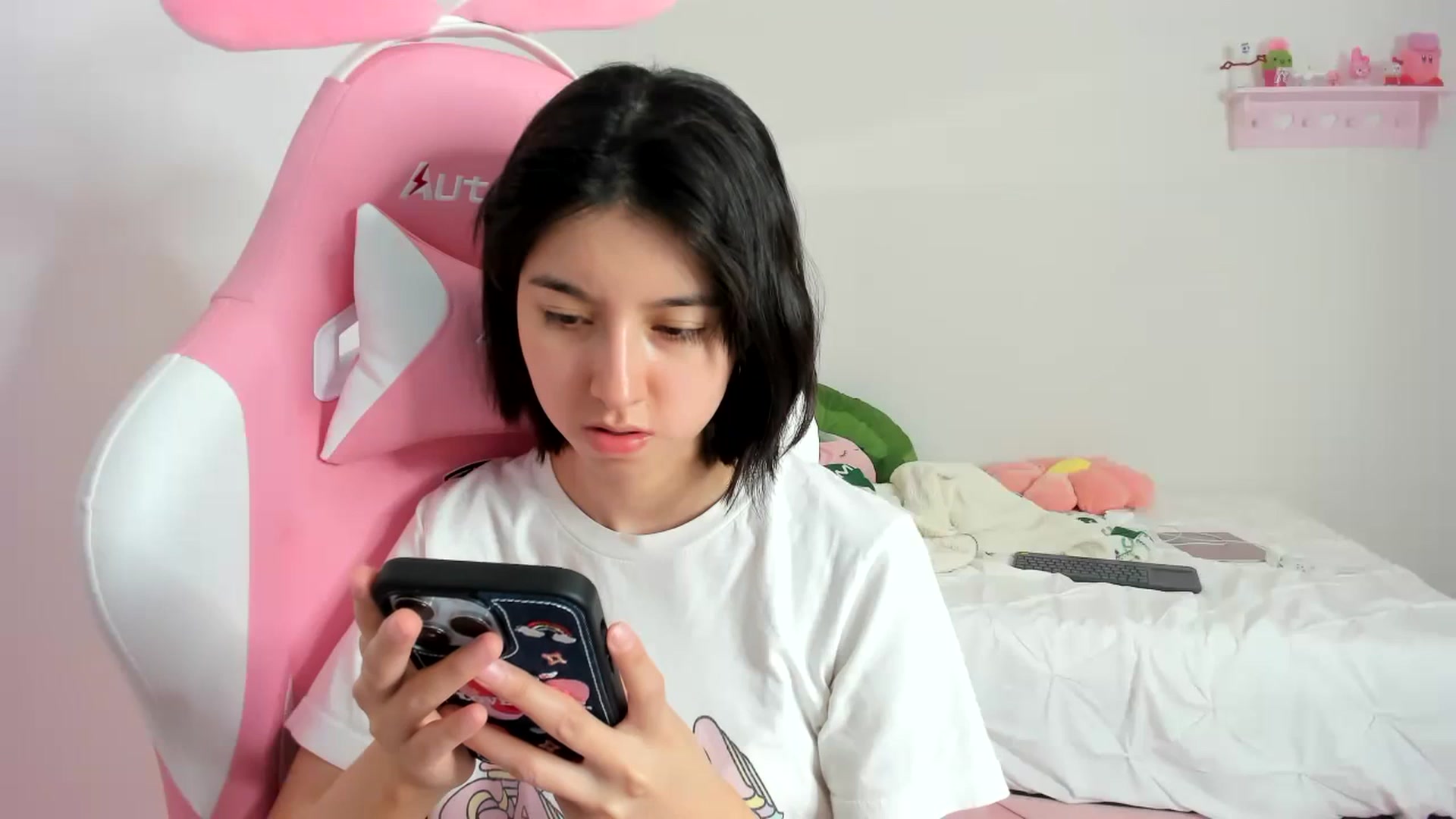 Gallery image thumbnail from Cherrycute666's myfreecams stream on, 01/28/2024, 06:39 image 6 of 20