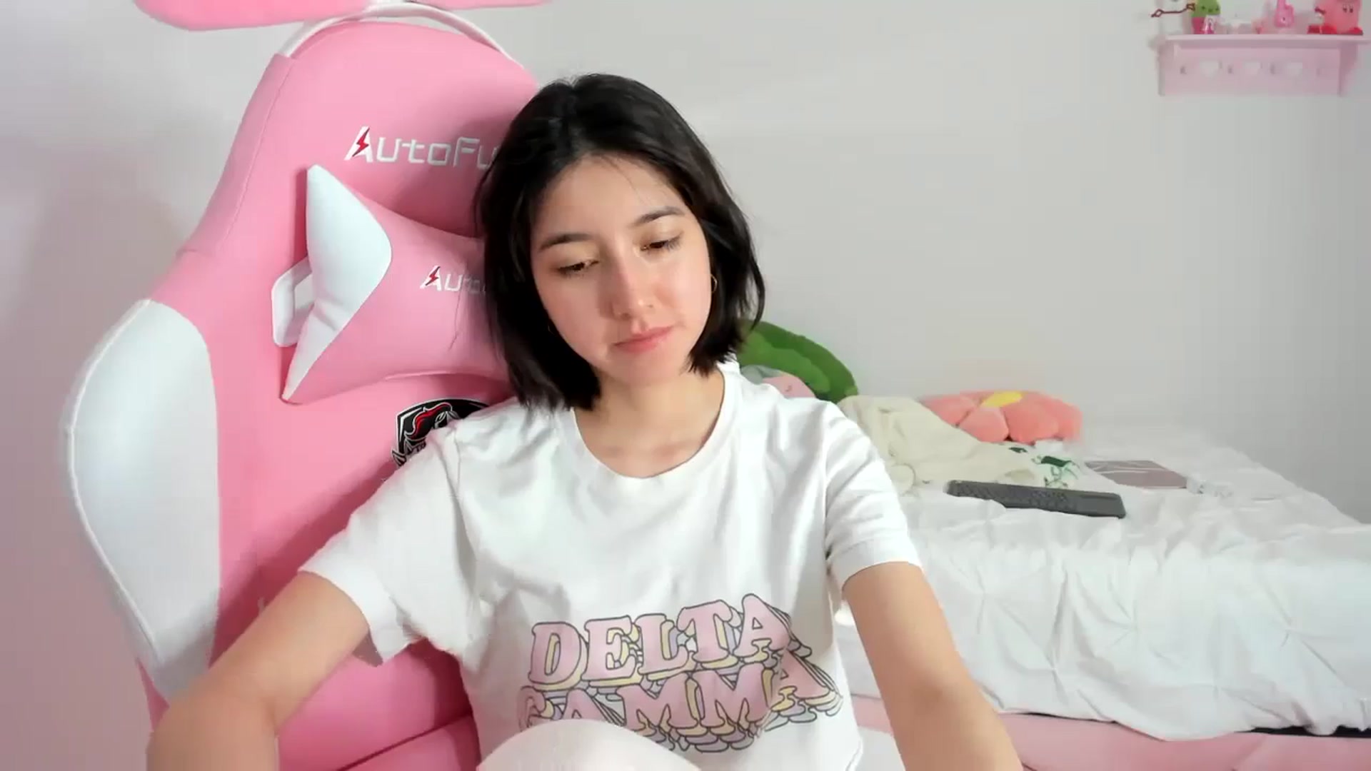 Gallery image thumbnail from Cherrycute666's myfreecams stream on, 01/28/2024, 06:39 image 18 of 20
