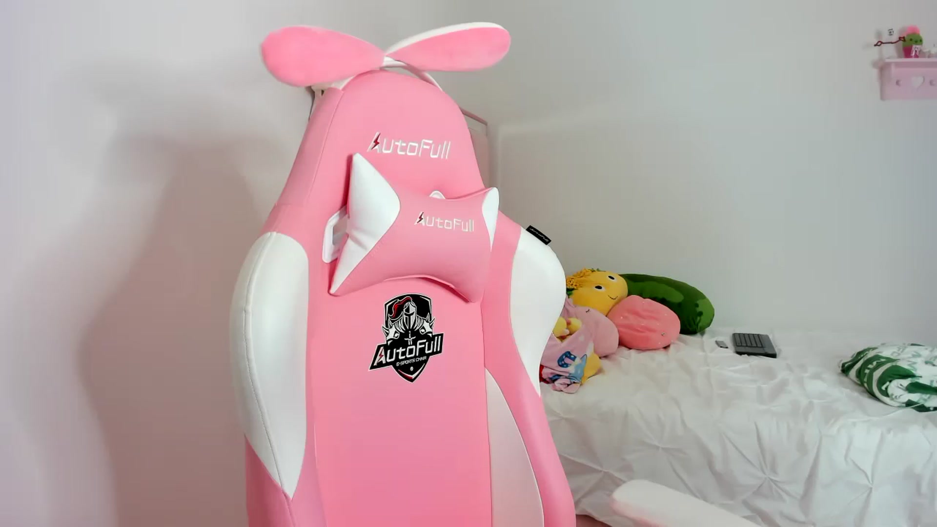 Gallery image thumbnail from Cherrycute666's myfreecams stream on, 01/29/2024, 05:27 image 5 of 20