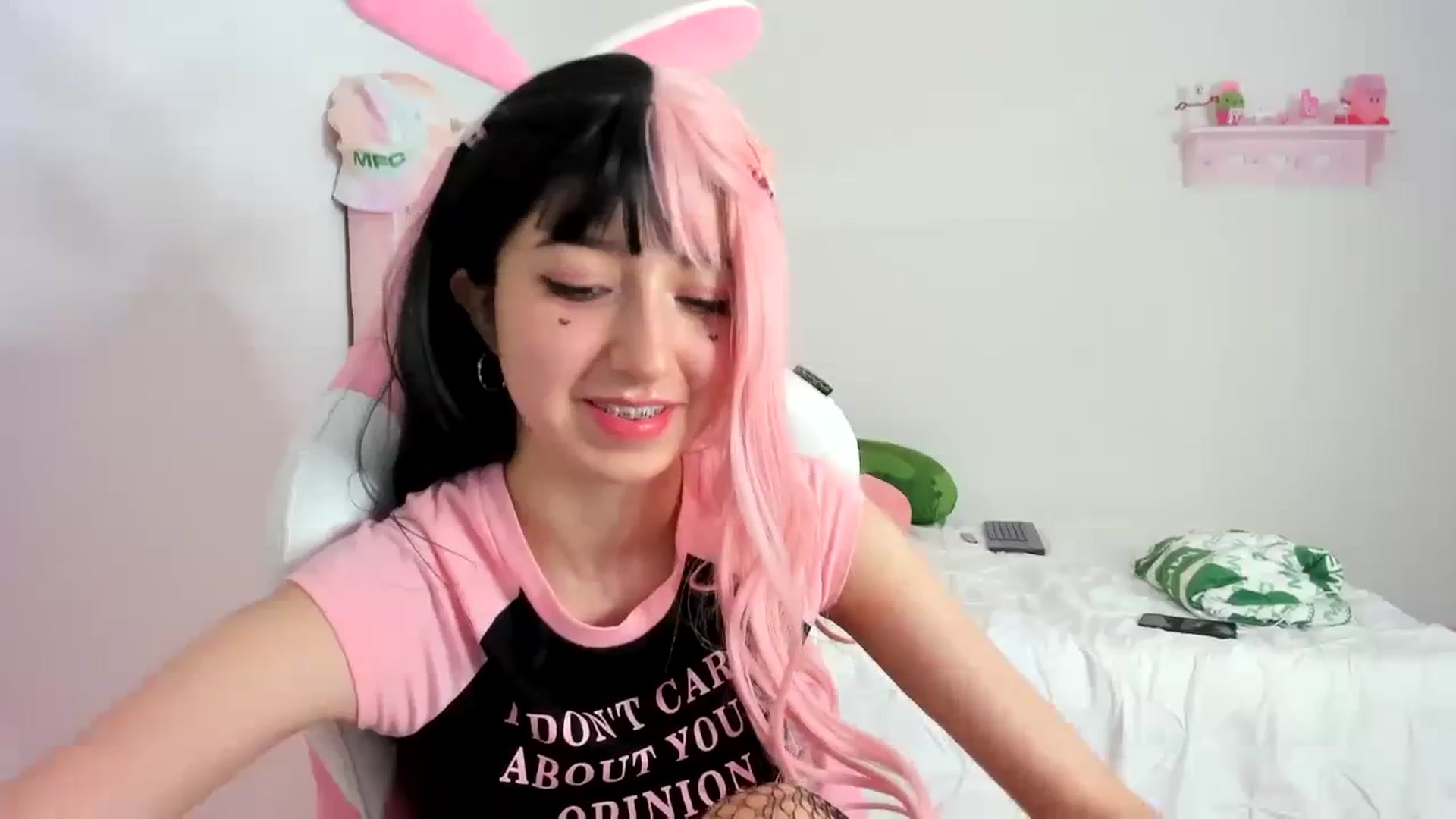 Gallery image thumbnail from Cherrycute666's myfreecams stream on, 01/29/2024, 05:27 image 14 of 20