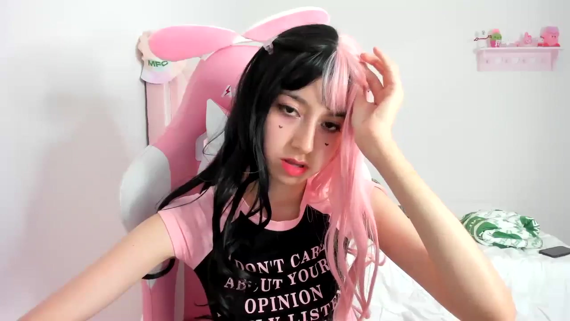 Gallery image thumbnail from Cherrycute666's myfreecams stream on, 01/29/2024, 05:27 image 2 of 20