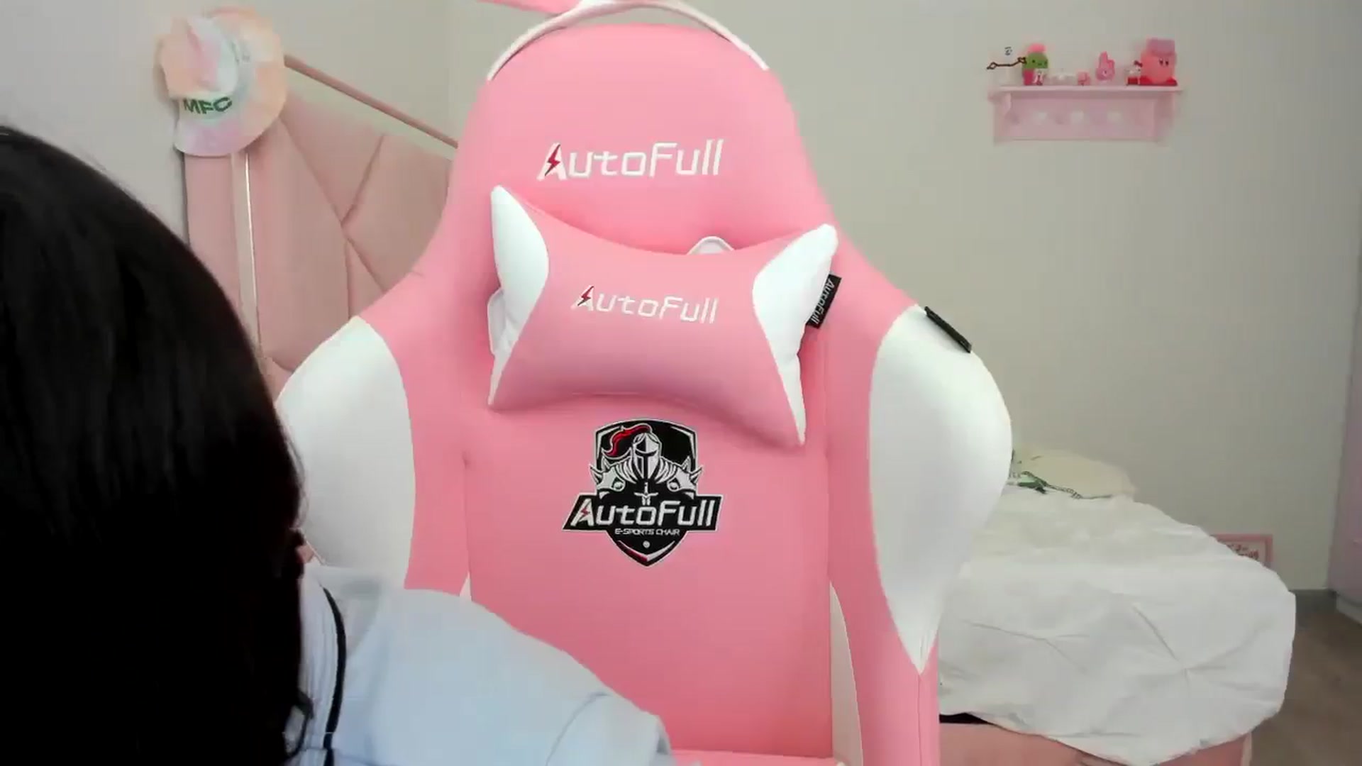 Gallery image thumbnail from Cherrycute666's myfreecams stream on, 01/29/2024, 22:43 image 10 of 20