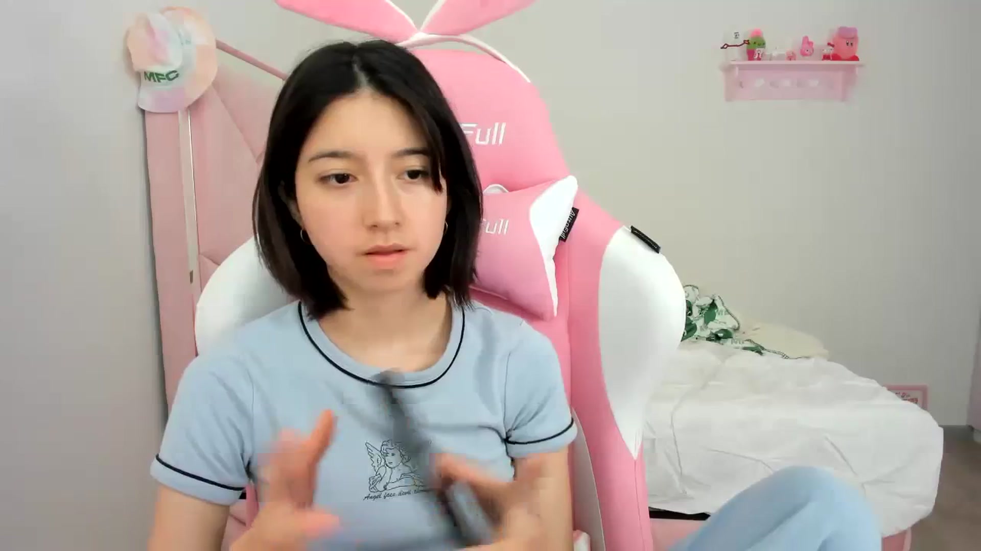 Gallery image thumbnail from Cherrycute666's myfreecams stream on, 01/29/2024, 22:43 image 18 of 20