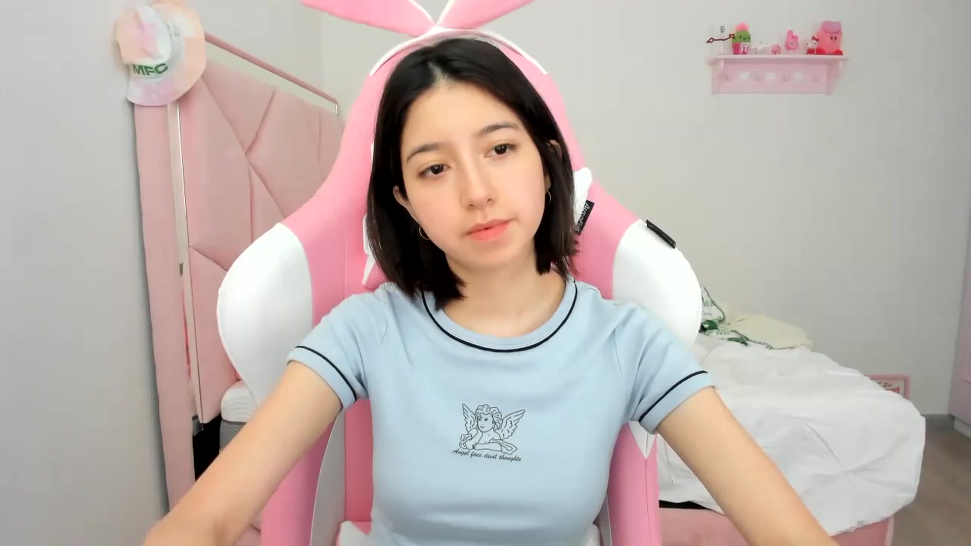 Gallery image thumbnail from Cherrycute666's myfreecams stream on, 01/29/2024, 22:43 image 12 of 20