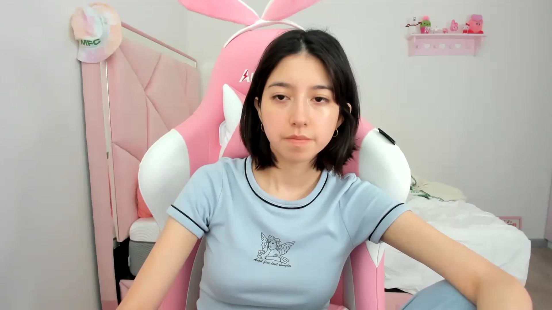 Gallery image thumbnail from Cherrycute666's myfreecams stream on, 01/29/2024, 22:43 image 17 of 20