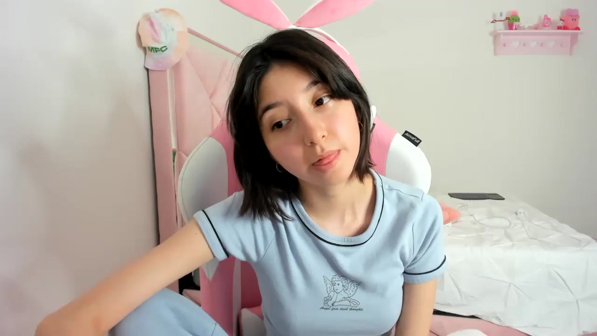 Gallery image thumbnail from Cherrycute666's myfreecams stream on, 01/30/2024, 03:03 image 19 of 20