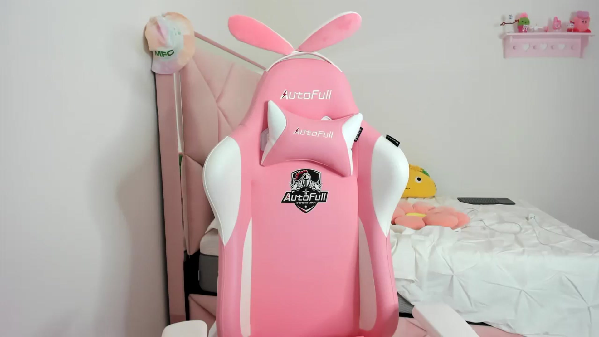 Gallery image thumbnail from Cherrycute666's myfreecams stream on, 01/30/2024, 03:03 image 3 of 20