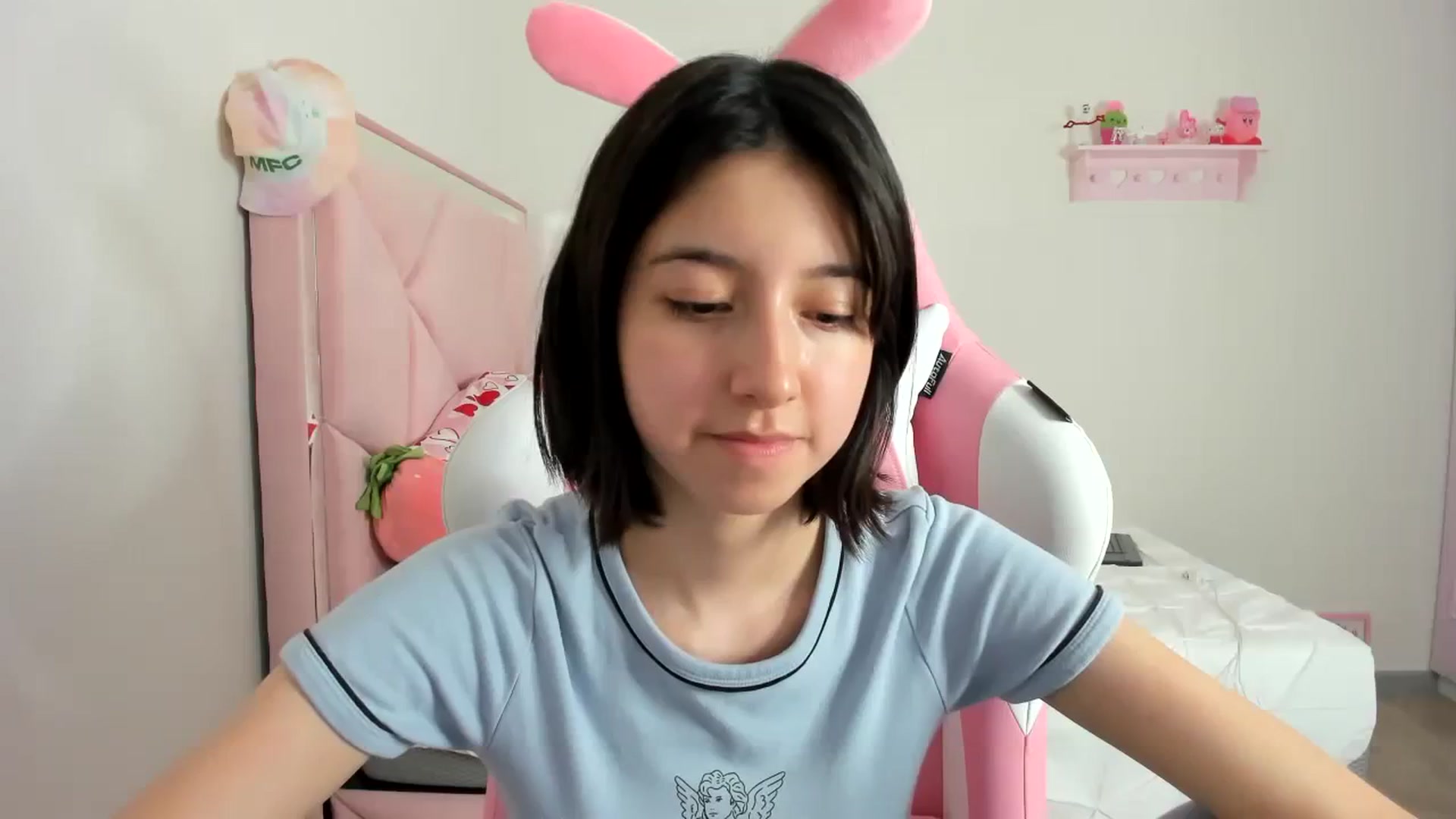 Gallery image thumbnail from Cherrycute666's myfreecams stream on, 01/30/2024, 08:38 image 1 of 20