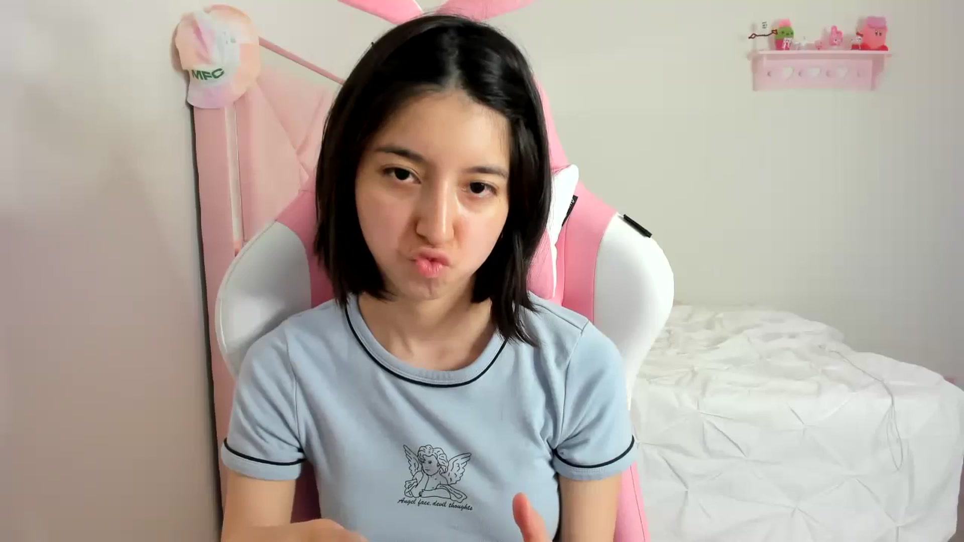 Gallery image thumbnail from Cherrycute666's myfreecams stream on, 01/30/2024, 10:23 image 7 of 20