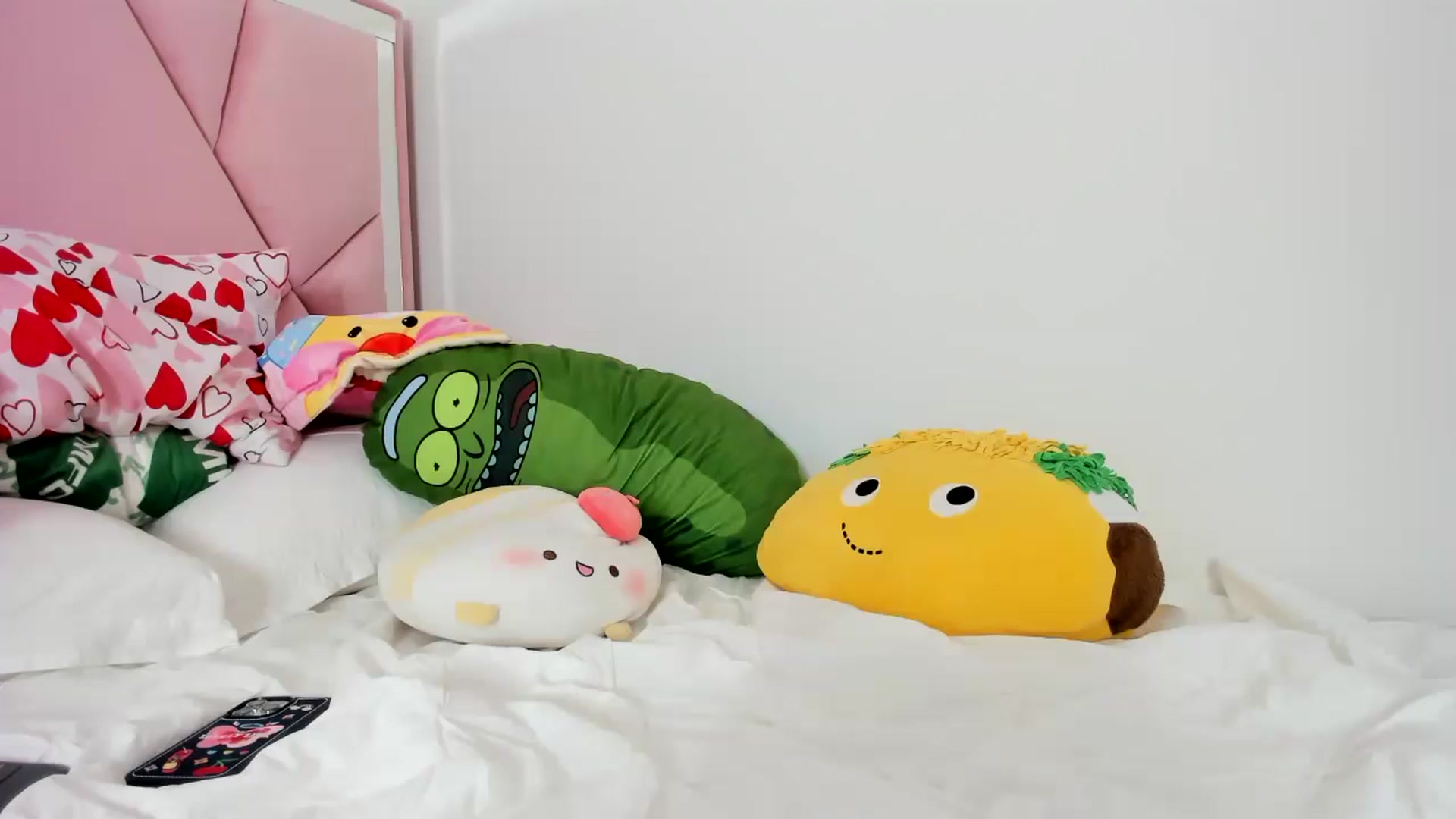 Gallery image thumbnail from Cherrycute666's myfreecams stream on, 01/30/2024, 10:23 image 1 of 20
