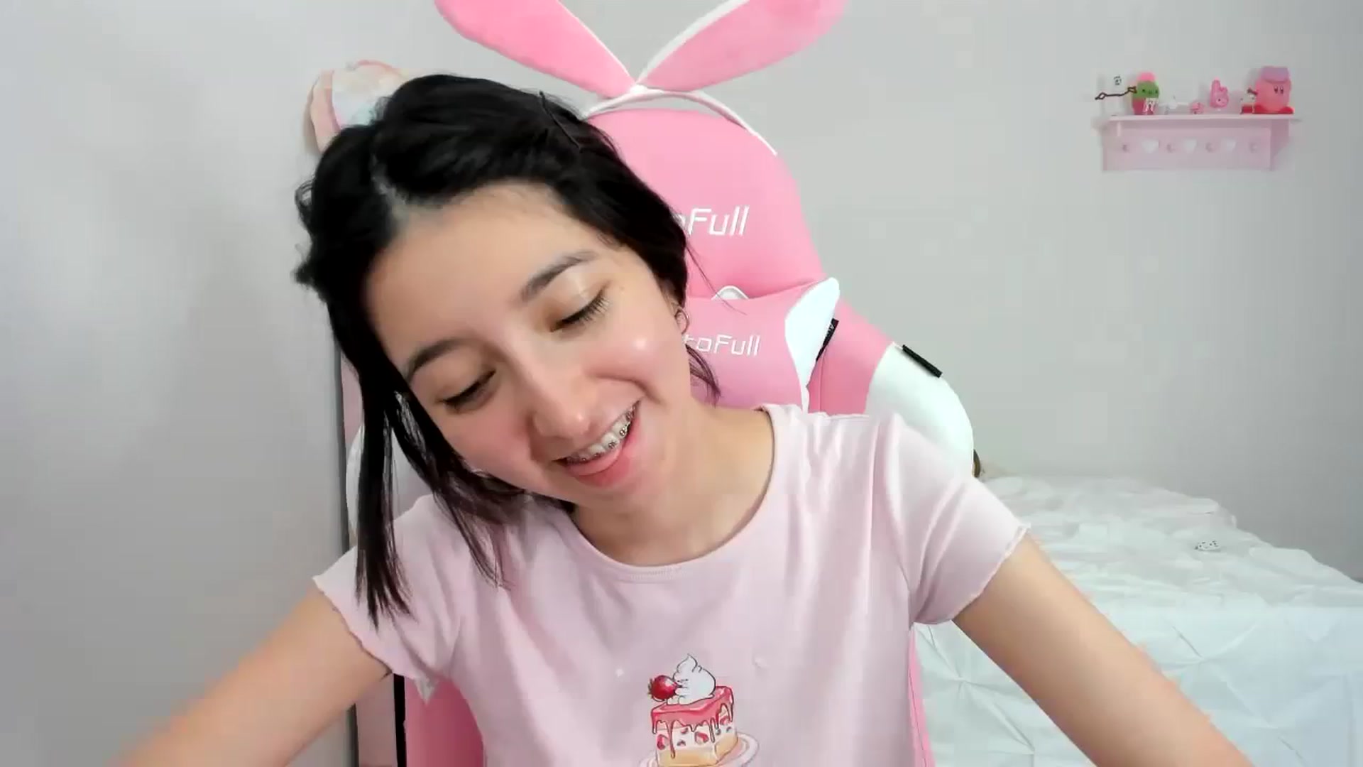 Gallery image thumbnail from Cherrycute666's myfreecams stream on, 01/30/2024, 21:46 image 19 of 20