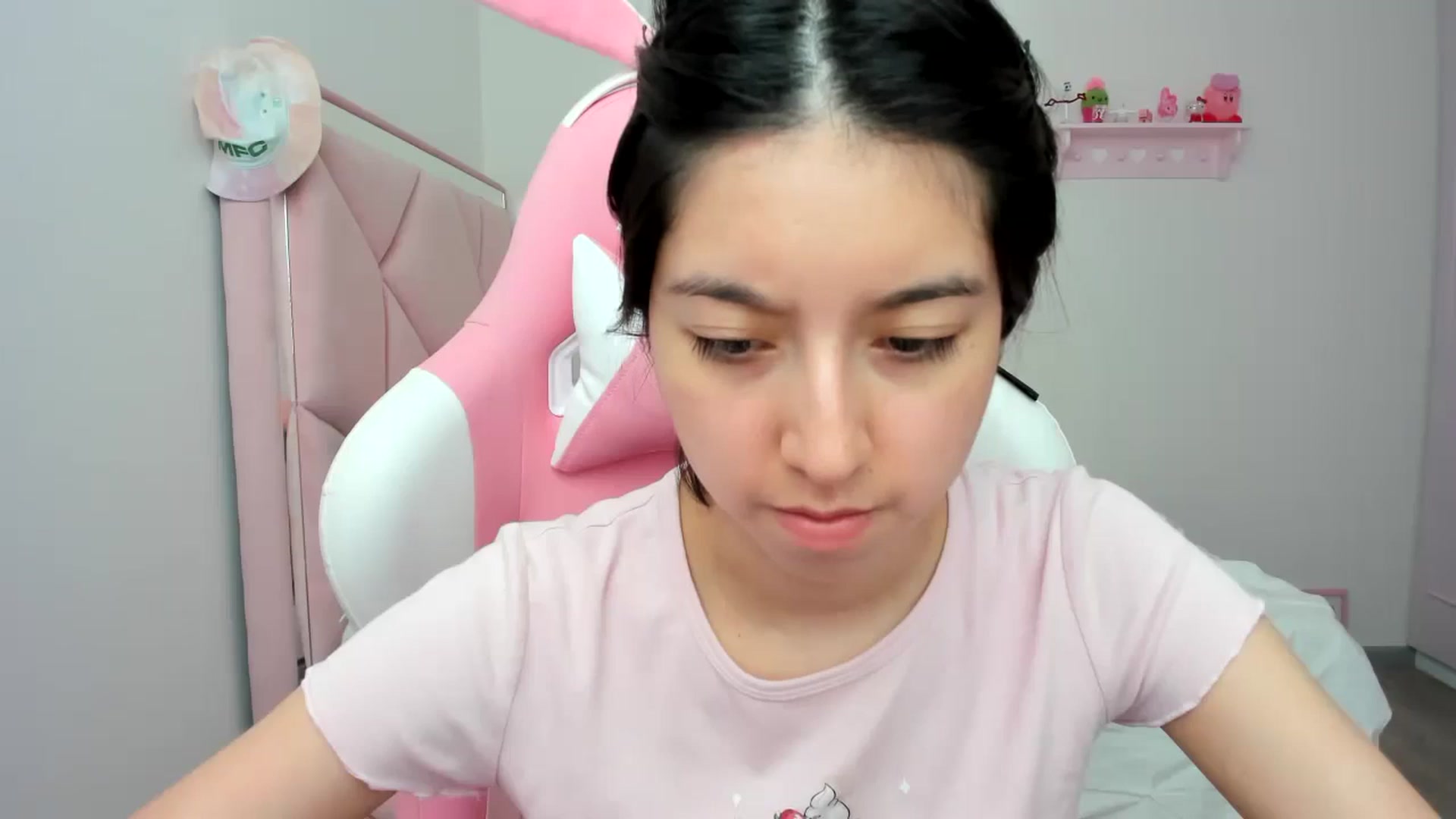 Gallery image thumbnail from Cherrycute666's myfreecams stream on, 01/30/2024, 21:46 image 5 of 20