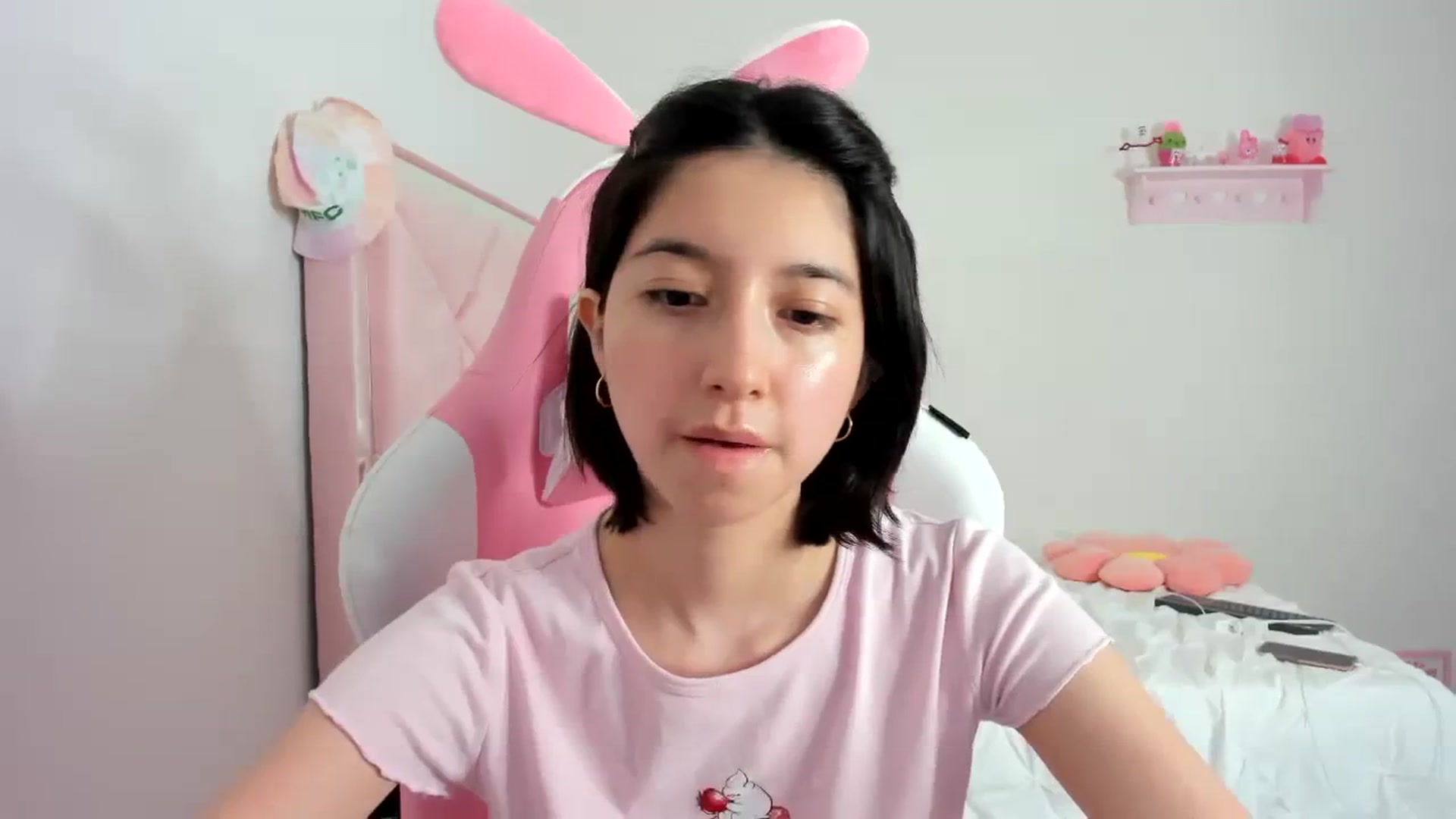 Gallery image thumbnail from Cherrycute666's myfreecams stream on, 01/31/2024, 07:01 image 5 of 20