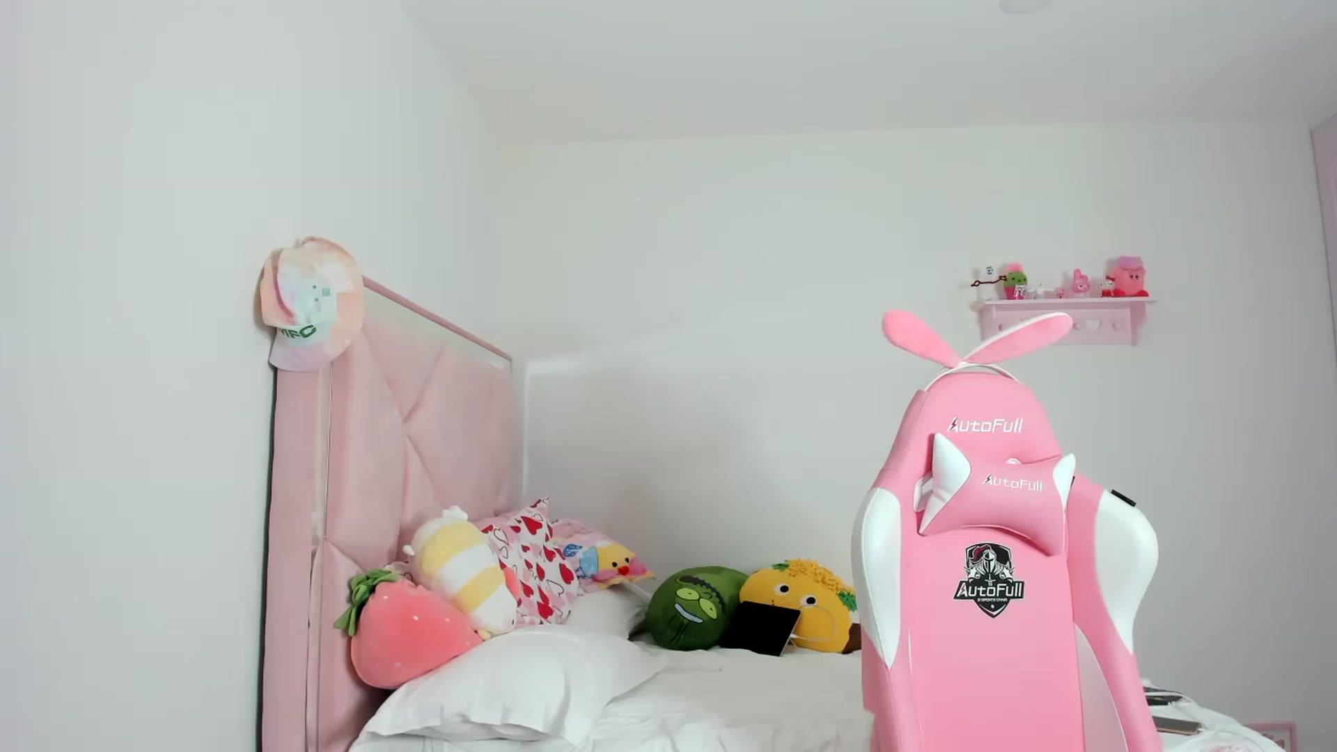 Gallery image thumbnail from Cherrycute666's myfreecams stream on, 01/31/2024, 07:01 image 20 of 20