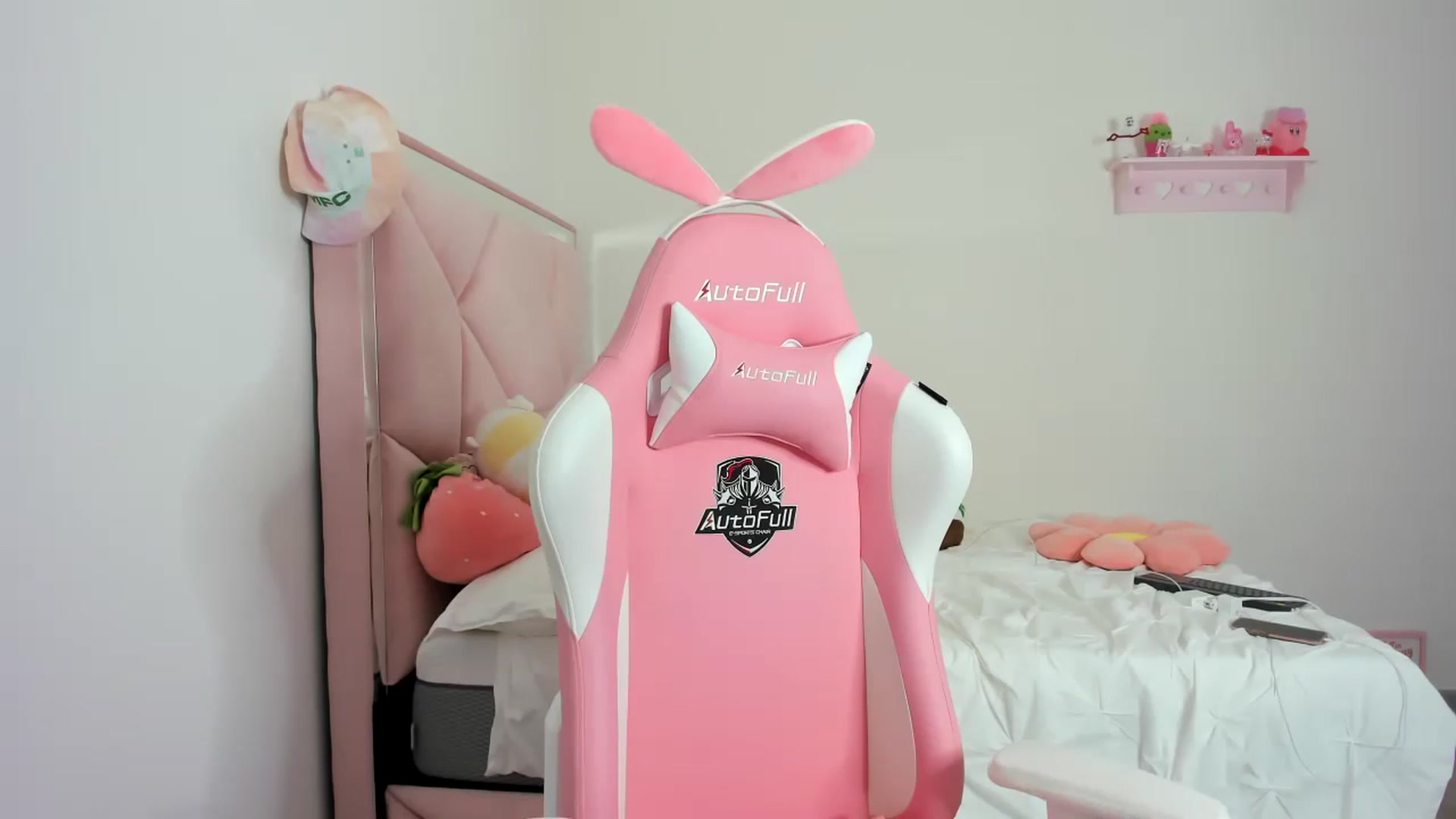 Gallery image thumbnail from Cherrycute666's myfreecams stream on, 01/31/2024, 08:02 image 20 of 20