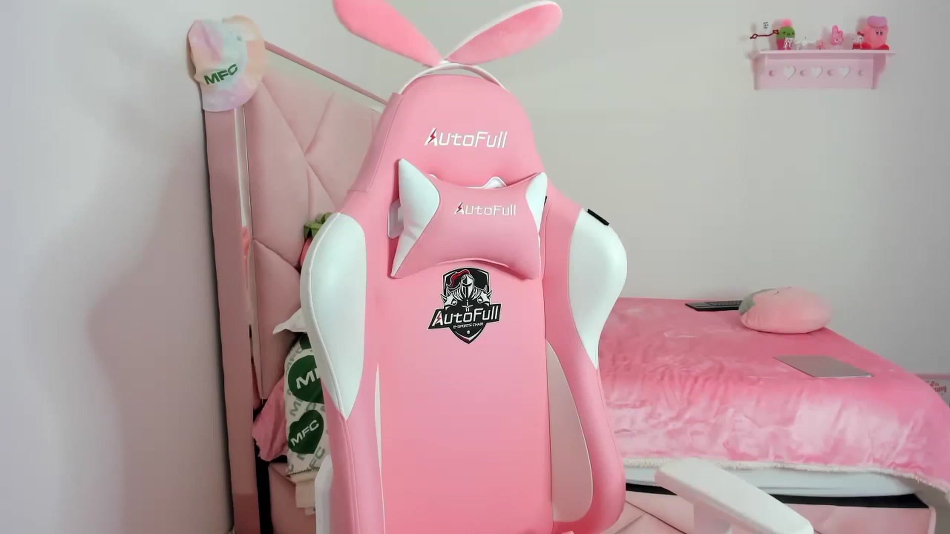 Gallery image thumbnail from Cherrycute666's myfreecams stream on, 02/01/2024, 09:17 image 2 of 20