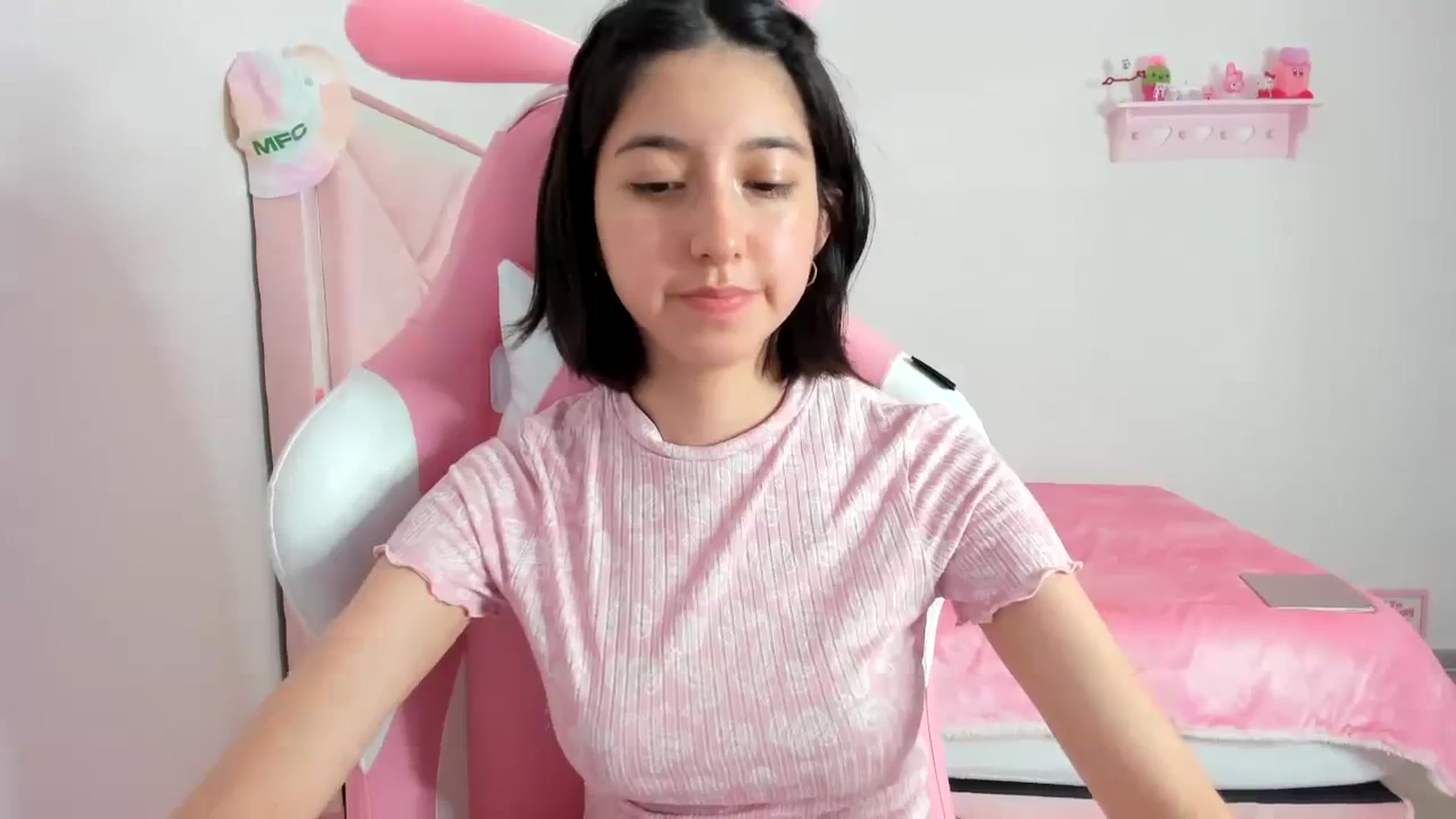 Gallery image thumbnail from Cherrycute666's myfreecams stream on, 02/01/2024, 09:17 image 18 of 20