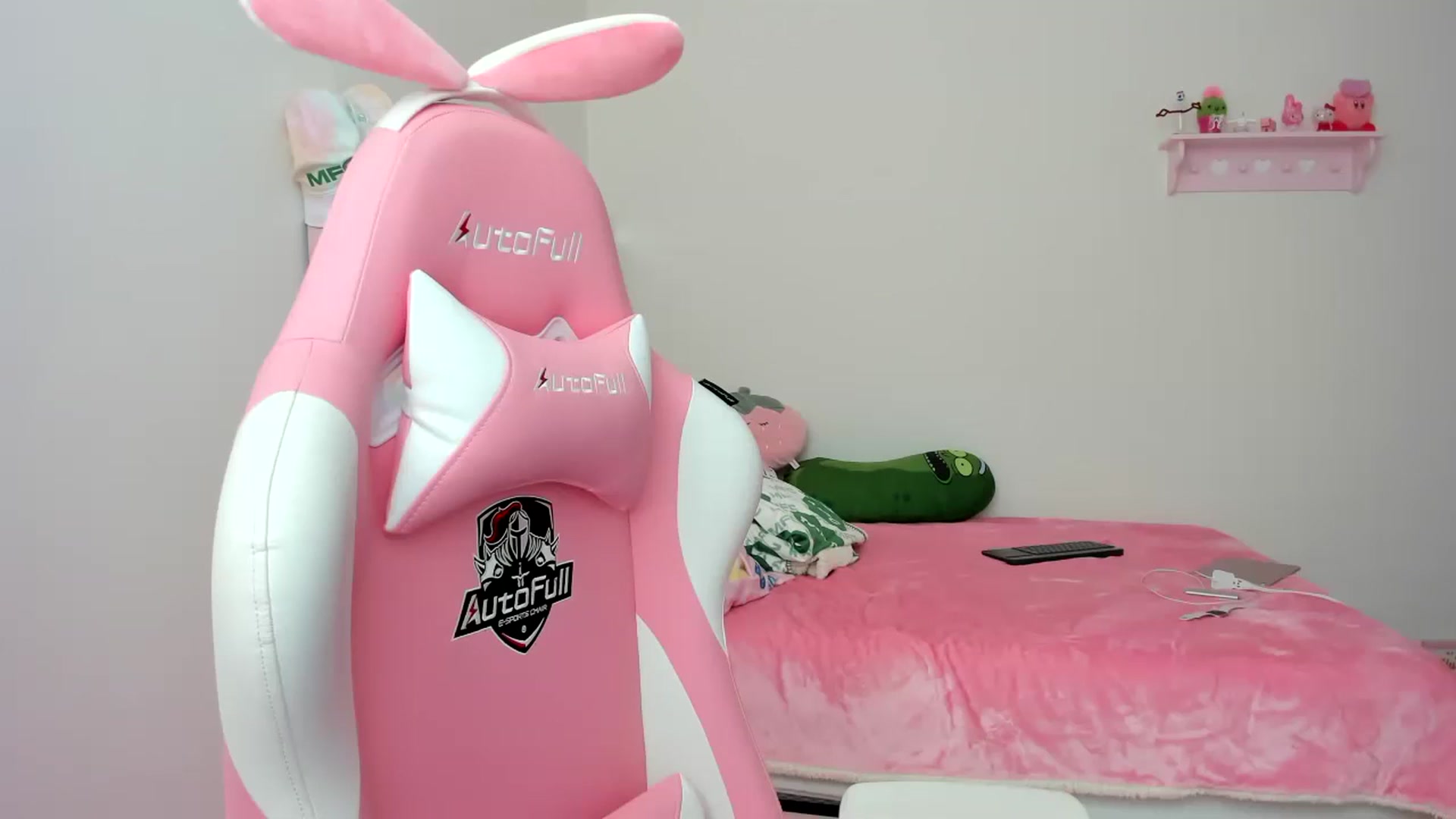 Gallery image thumbnail from Cherrycute666's myfreecams stream on, 02/01/2024, 22:35 image 4 of 20