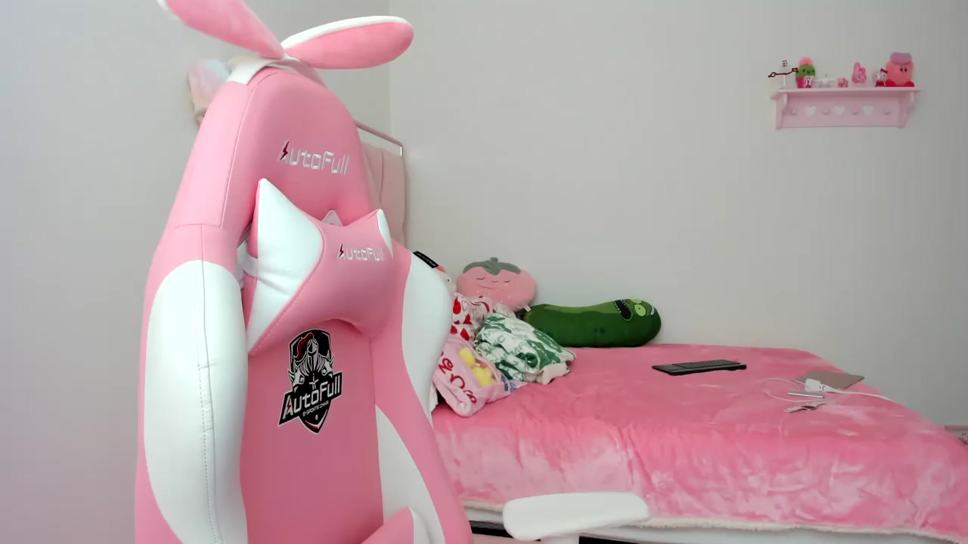 Gallery image thumbnail from Cherrycute666's myfreecams stream on, 02/01/2024, 22:35 image 3 of 20