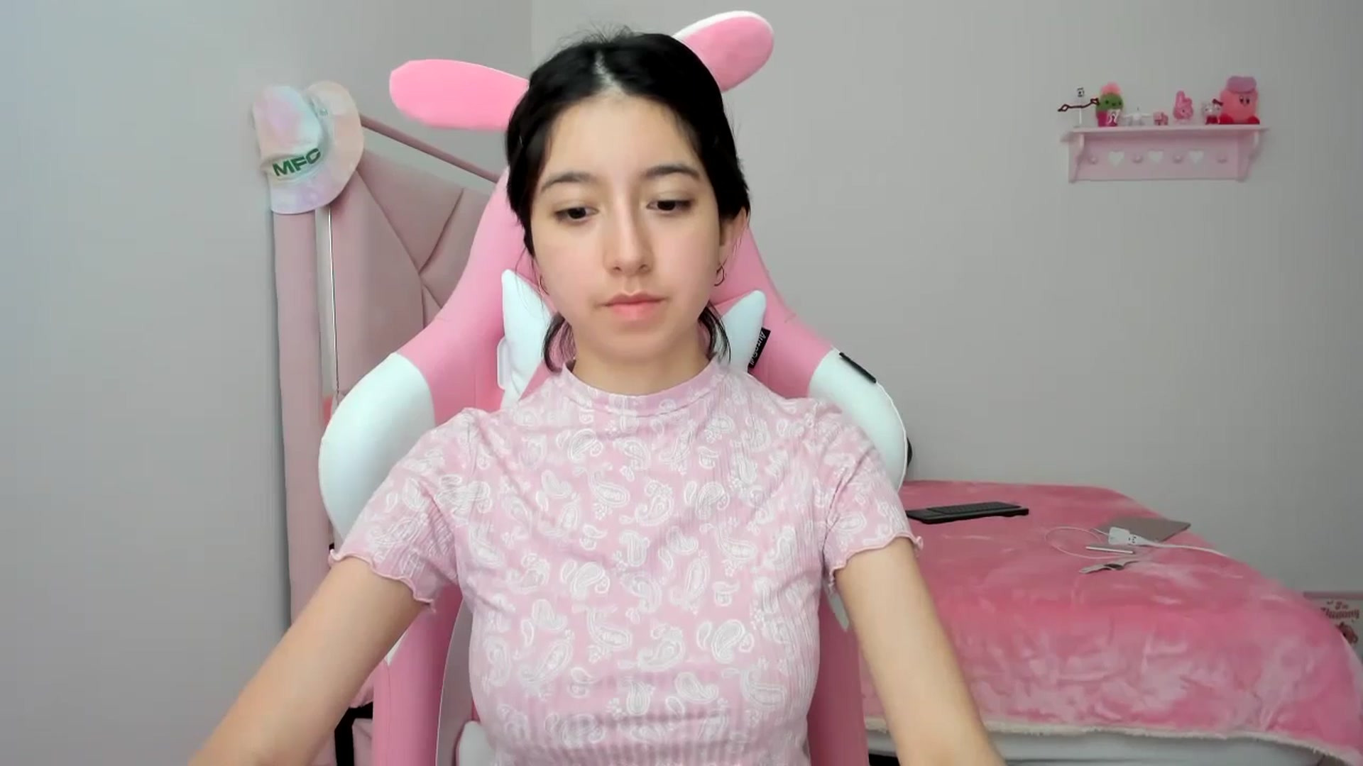 Gallery image thumbnail from Cherrycute666's myfreecams stream on, 02/01/2024, 22:35 image 14 of 20