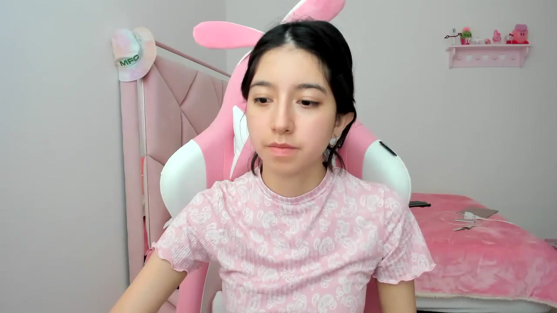 Gallery image thumbnail from Cherrycute666's myfreecams stream on, 02/01/2024, 22:35 image 18 of 20