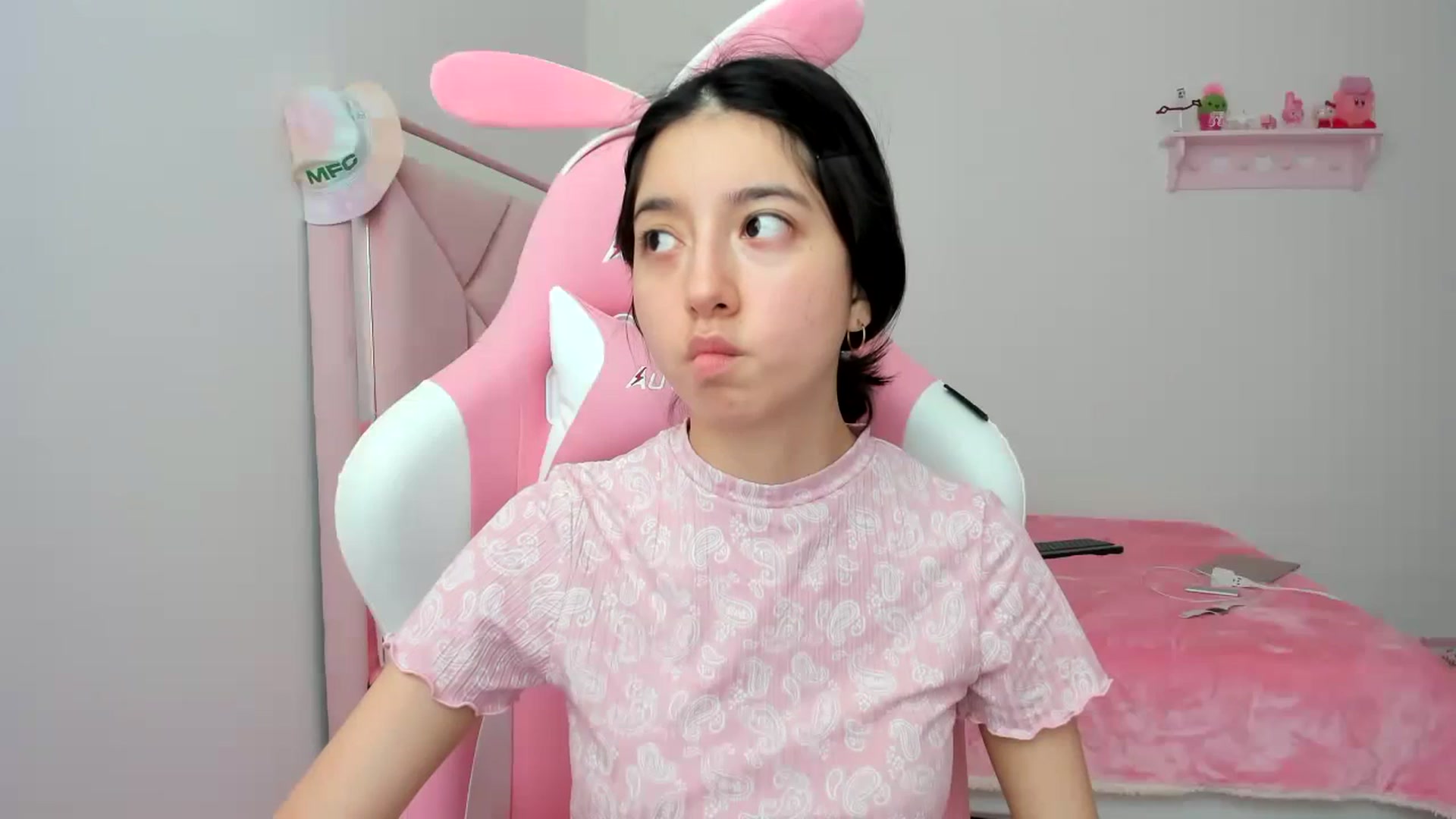 Gallery image thumbnail from Cherrycute666's myfreecams stream on, 02/01/2024, 22:35 image 6 of 20