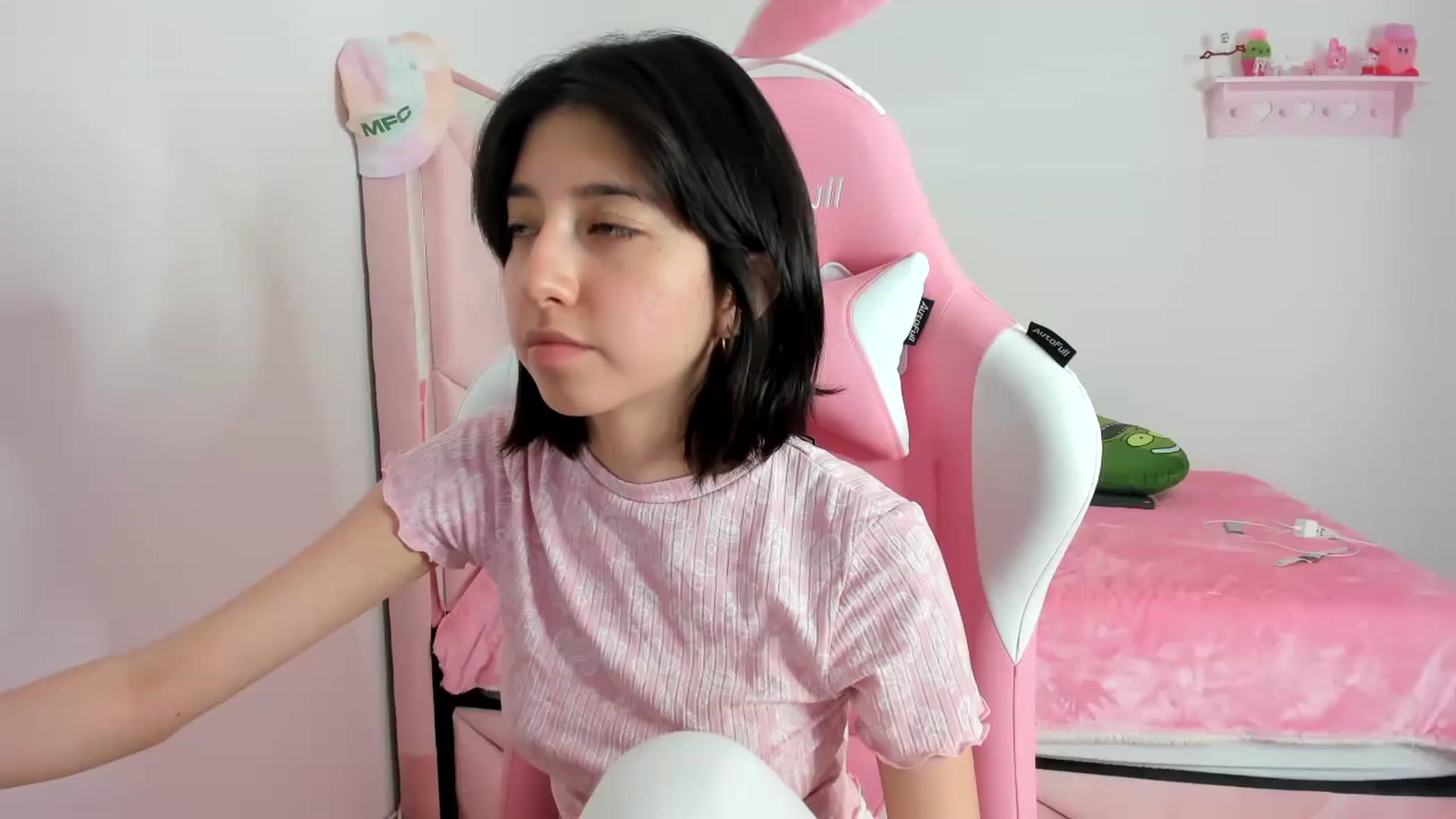 Gallery image thumbnail from Cherrycute666's myfreecams stream on, 02/02/2024, 06:30 image 10 of 20