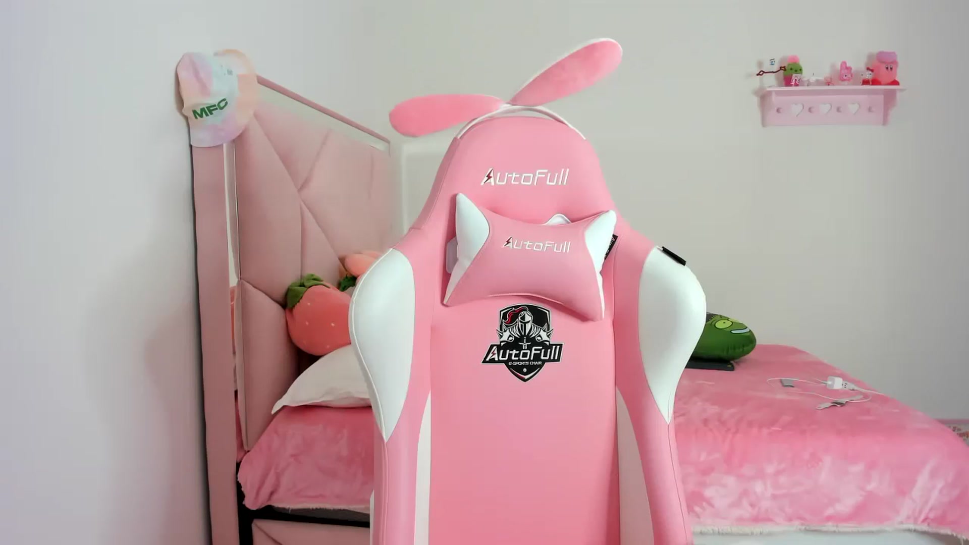 Gallery image thumbnail from Cherrycute666's myfreecams stream on, 02/02/2024, 06:30 image 4 of 20