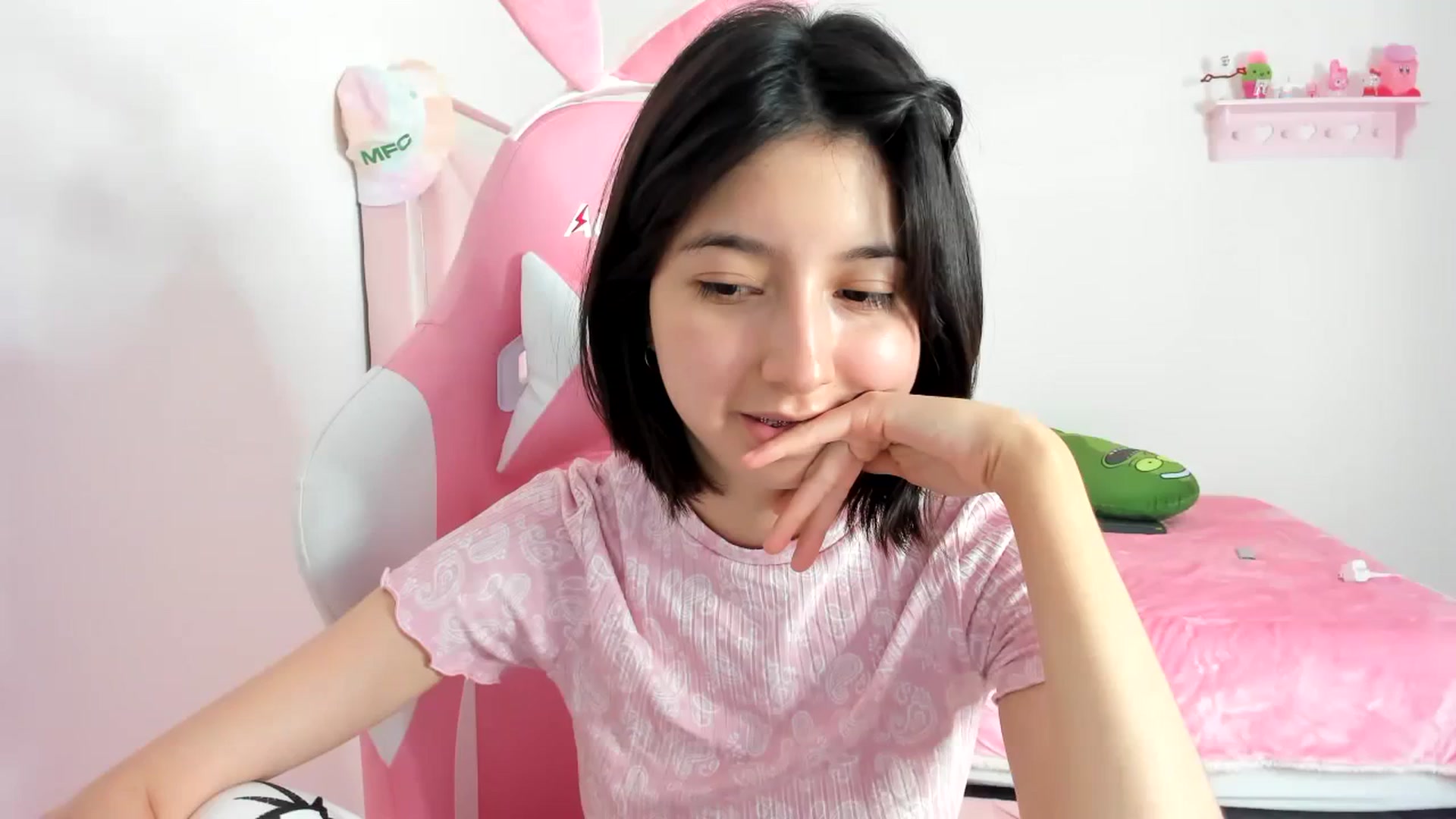 Gallery image thumbnail from Cherrycute666's myfreecams stream on, 02/02/2024, 09:11 image 2 of 20