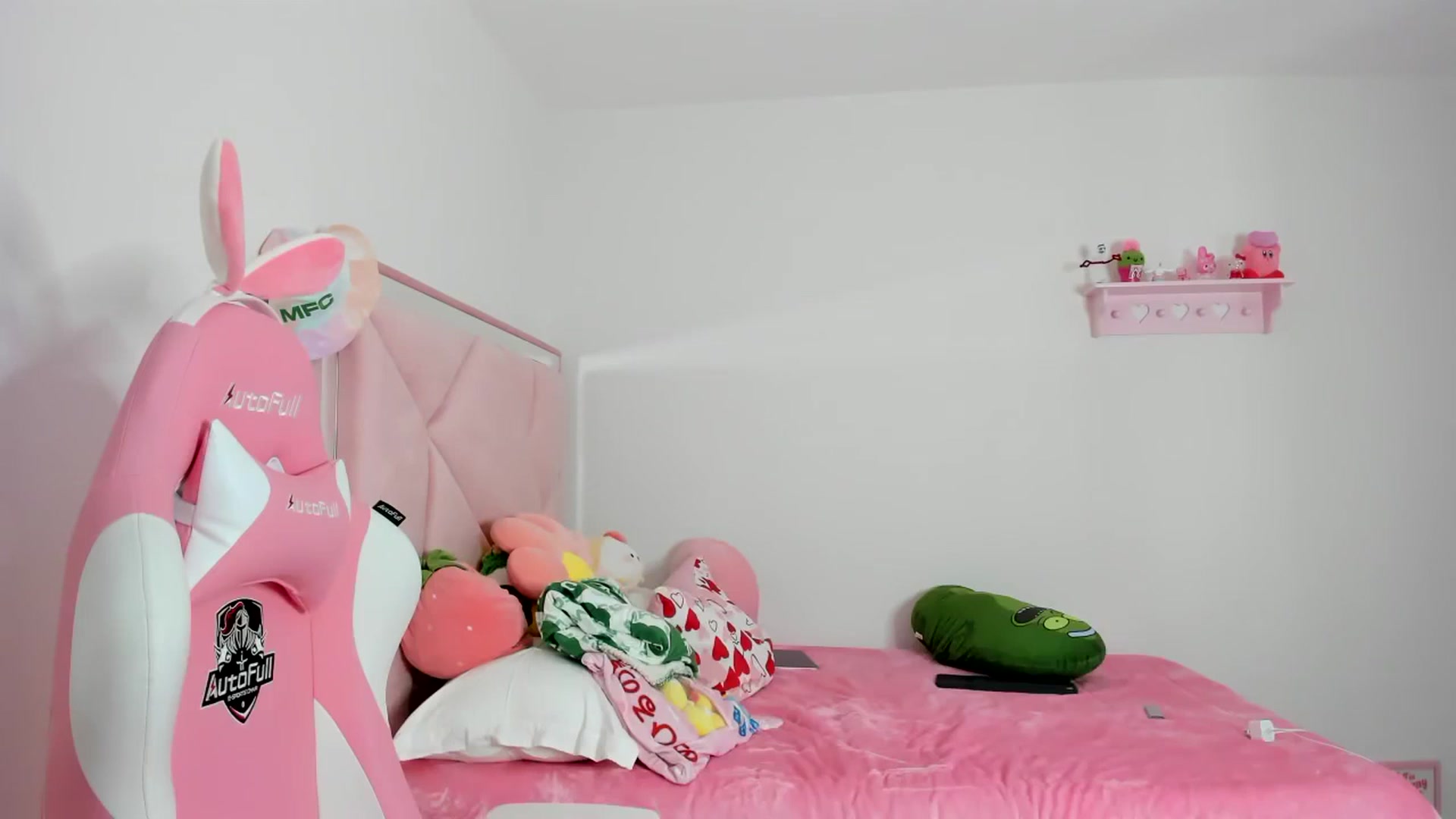Gallery image thumbnail from Cherrycute666's myfreecams stream on, 02/02/2024, 09:11 image 18 of 20