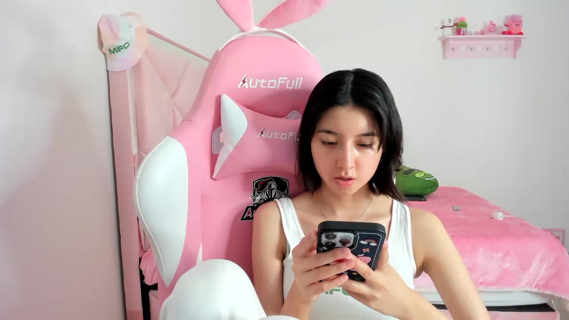 Gallery image thumbnail from Cherrycute666's myfreecams stream on, 02/02/2024, 09:11 image 15 of 20