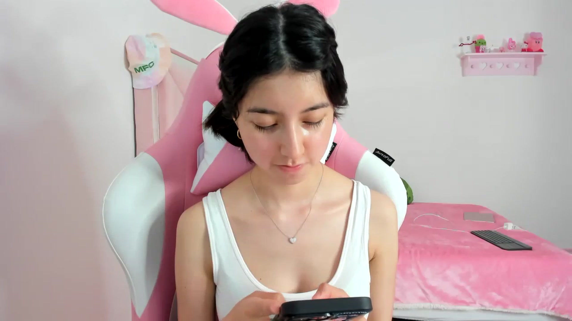 Gallery image thumbnail from Cherrycute666's myfreecams stream on, 02/03/2024, 01:30 image 6 of 20