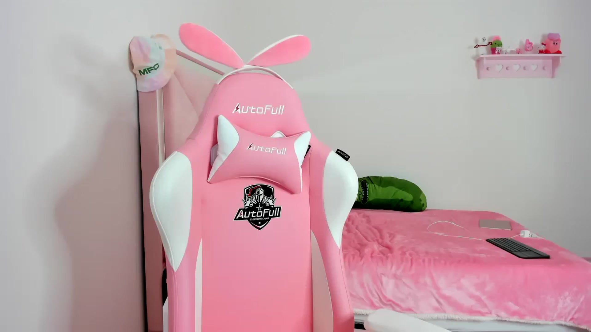 Gallery image thumbnail from Cherrycute666's myfreecams stream on, 02/03/2024, 01:30 image 5 of 20