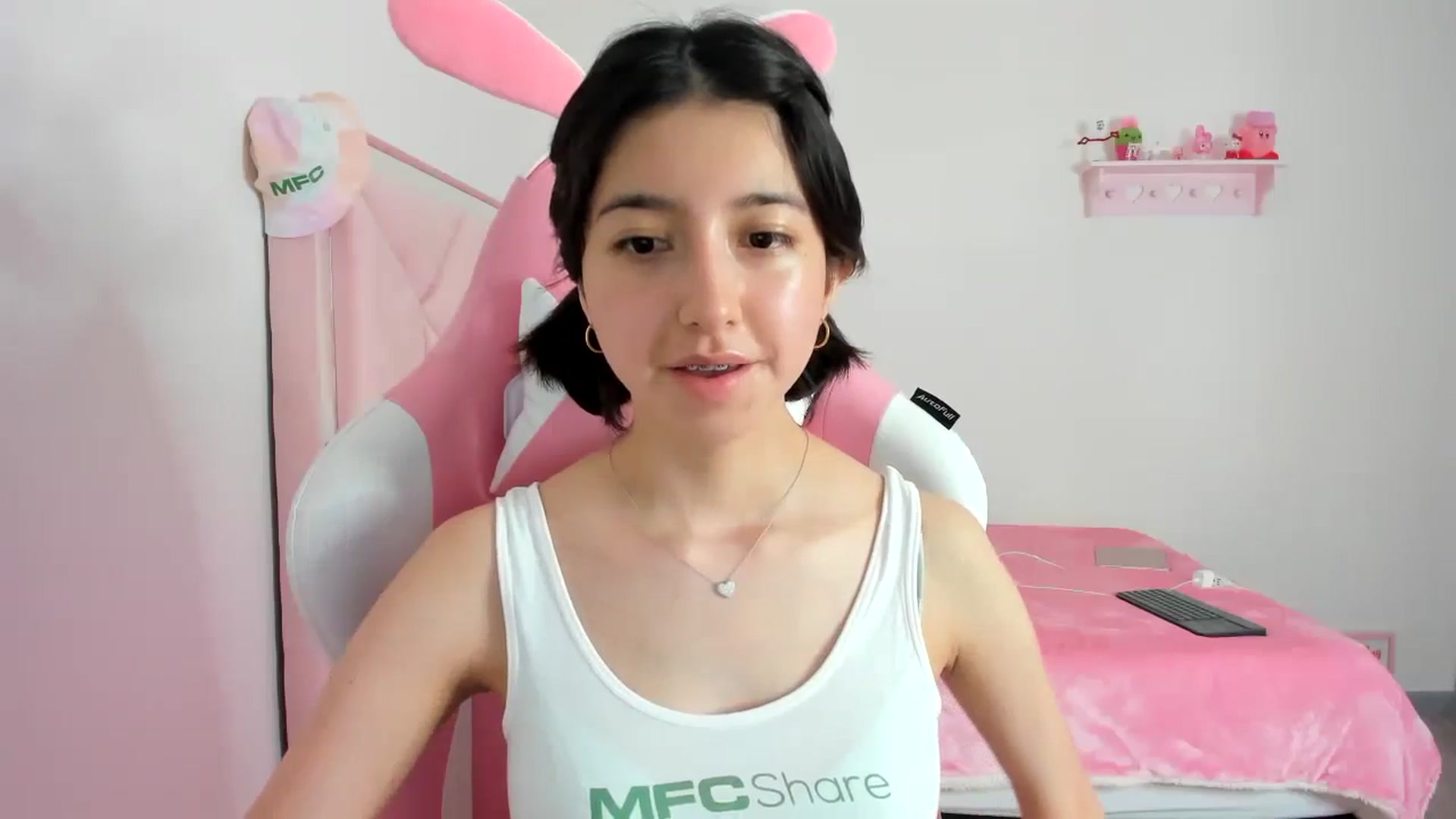 Gallery image thumbnail from Cherrycute666's myfreecams stream on, 02/03/2024, 01:30 image 10 of 20