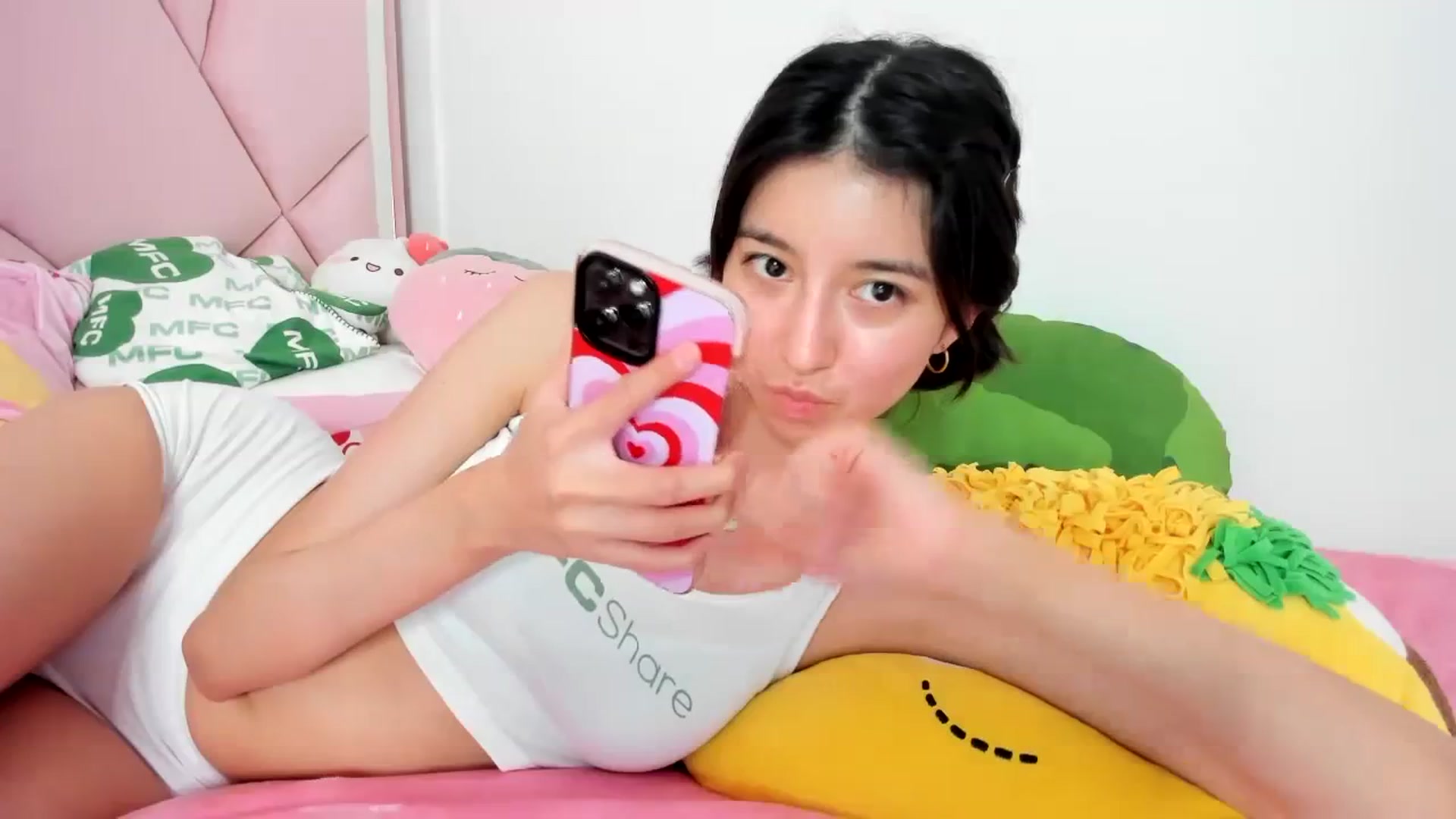 Gallery image thumbnail from Cherrycute666's myfreecams stream on, 02/03/2024, 01:30 image 19 of 20