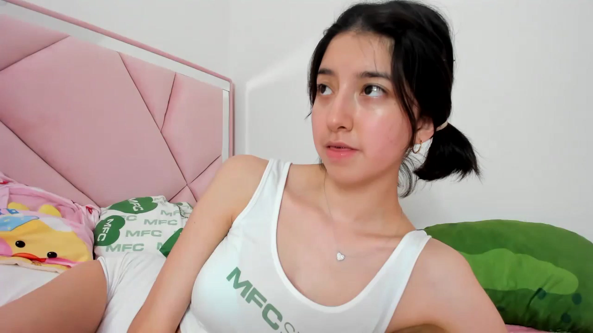 Gallery image thumbnail from Cherrycute666's myfreecams stream on, 02/03/2024, 03:42 image 18 of 20