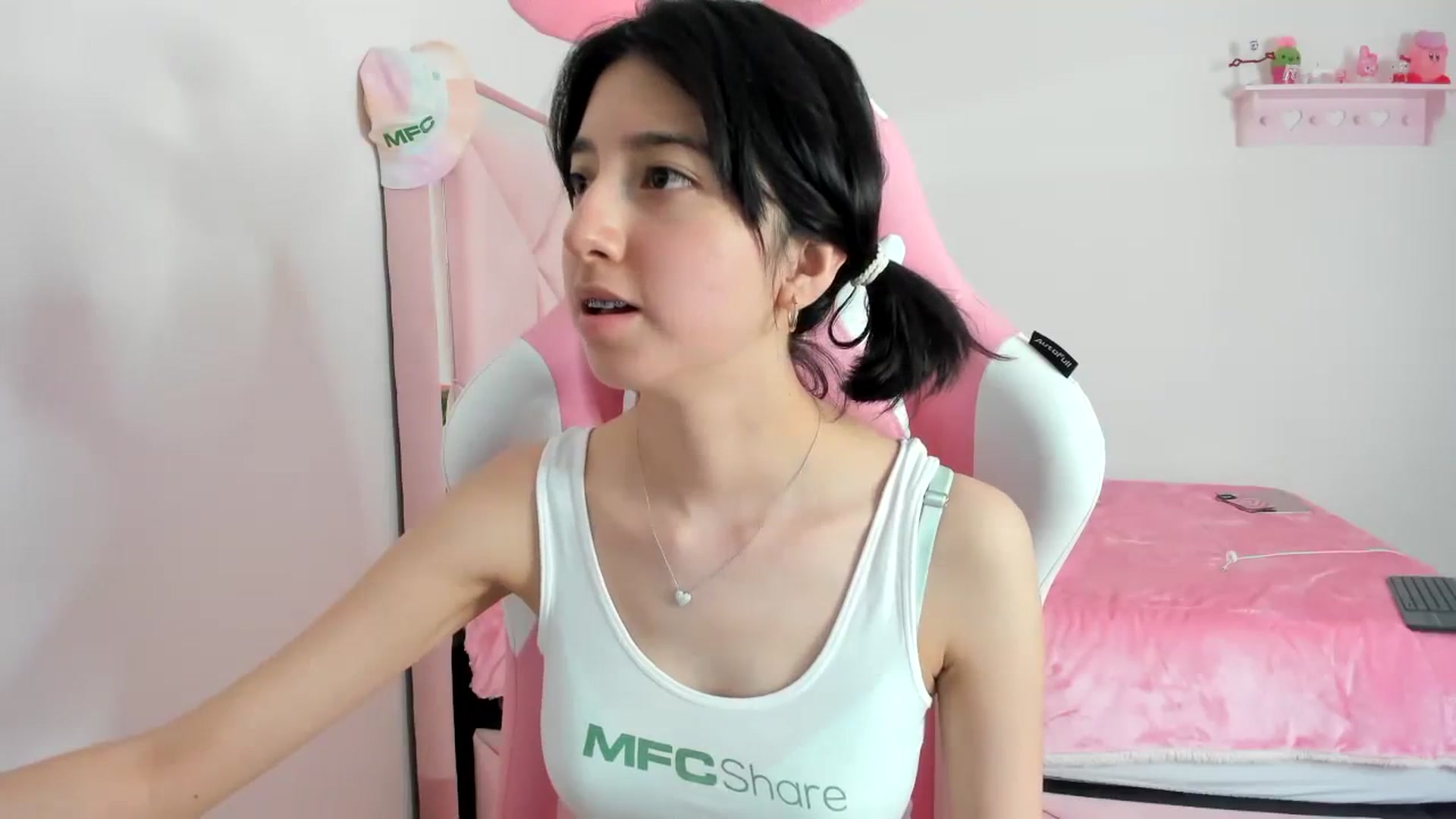 Gallery image thumbnail from Cherrycute666's myfreecams stream on, 02/03/2024, 07:51 image 7 of 20
