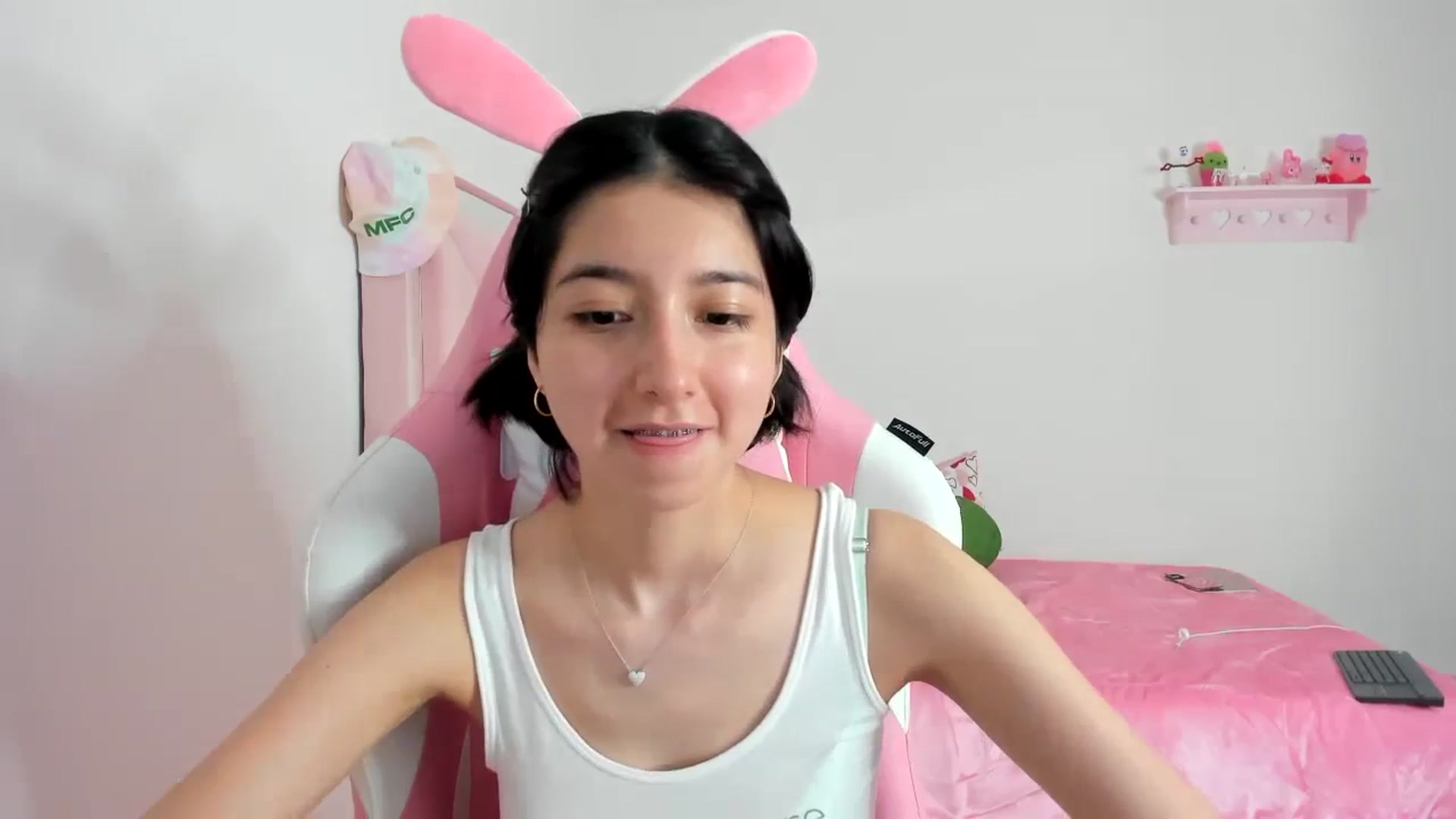 Gallery image thumbnail from Cherrycute666's myfreecams stream on, 02/03/2024, 08:30 image 10 of 20