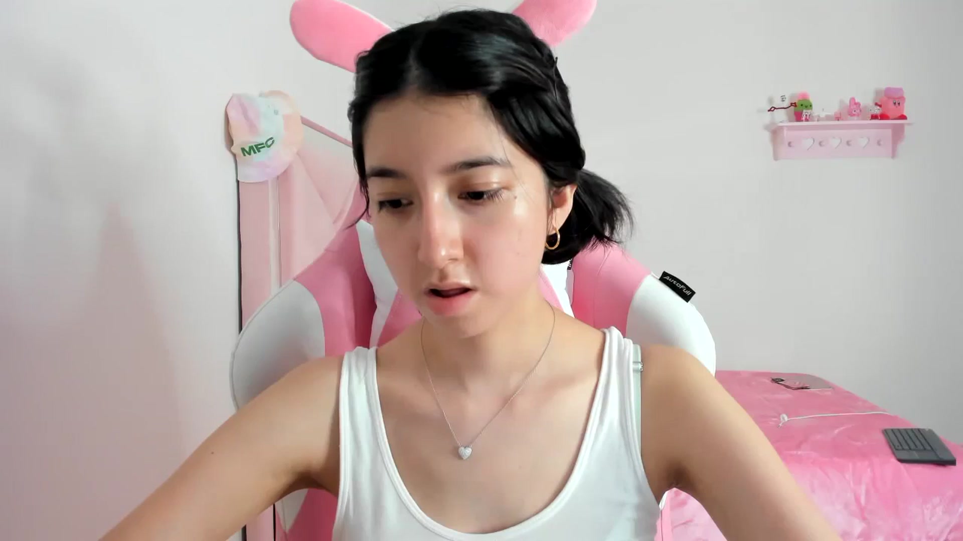 Gallery image thumbnail from Cherrycute666's myfreecams stream on, 02/03/2024, 08:30 image 6 of 20