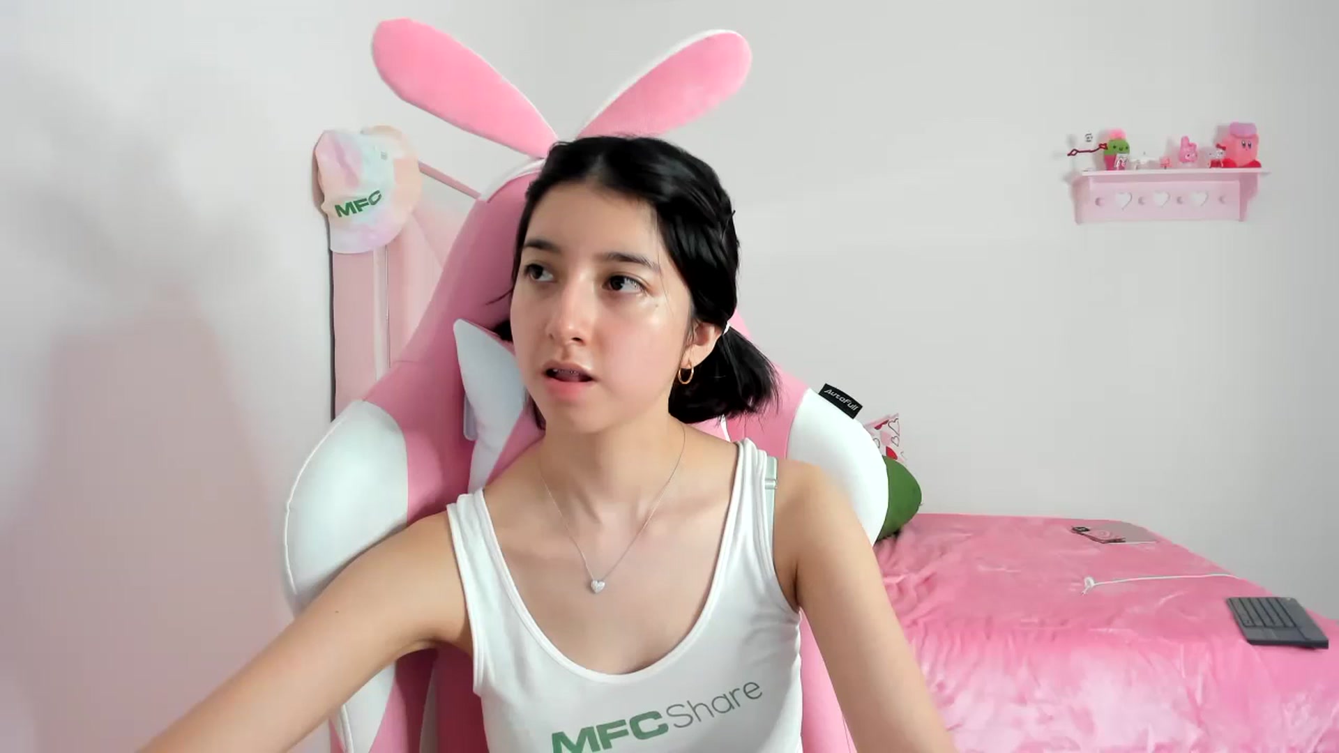 Gallery image thumbnail from Cherrycute666's myfreecams stream on, 02/03/2024, 08:30 image 9 of 20