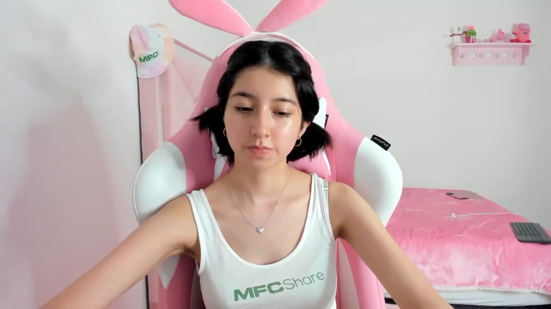 Gallery image thumbnail from Cherrycute666's myfreecams stream on, 02/03/2024, 08:30 image 18 of 20