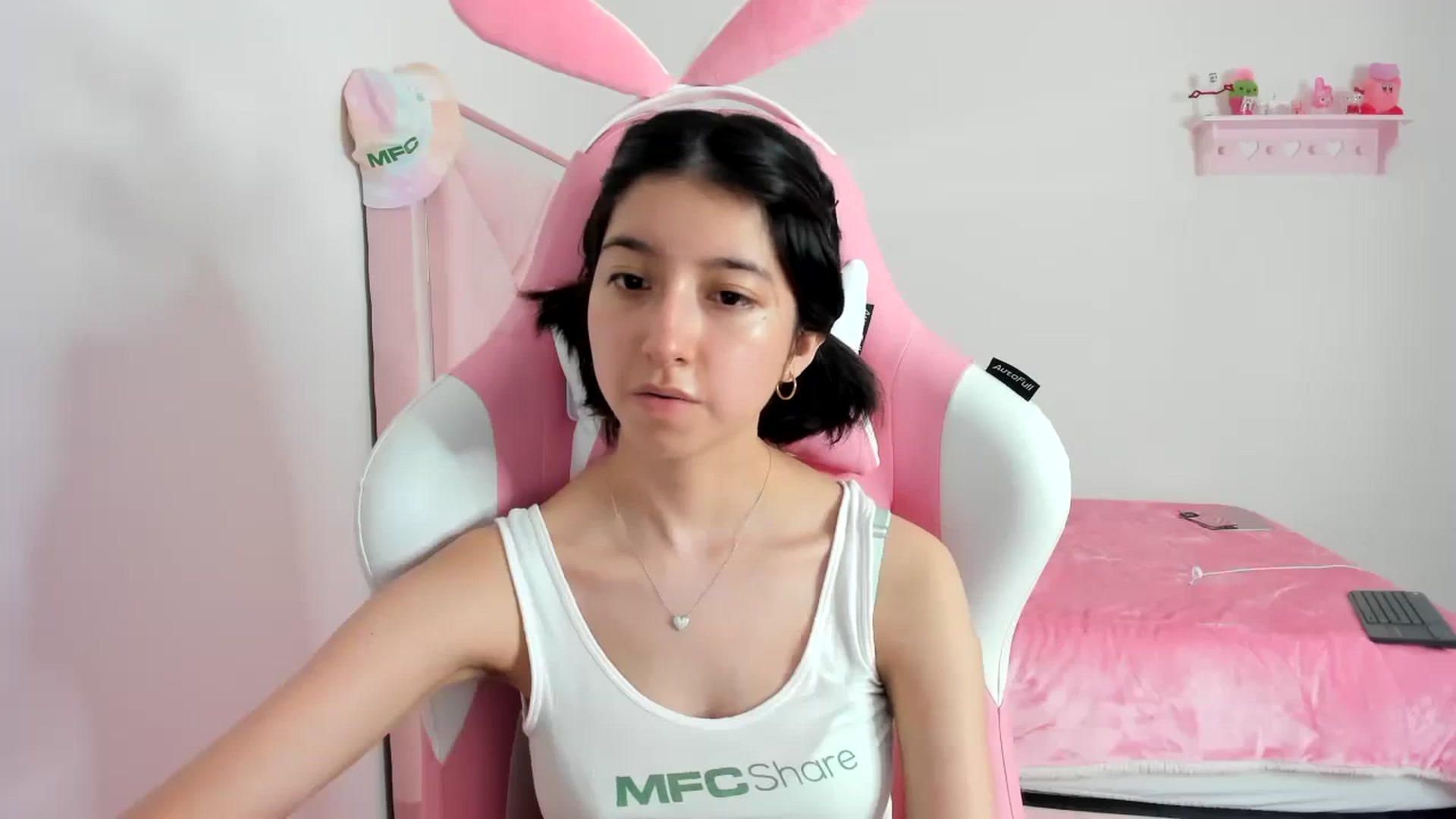 Gallery image thumbnail from Cherrycute666's myfreecams stream on, 02/03/2024, 08:30 image 17 of 20
