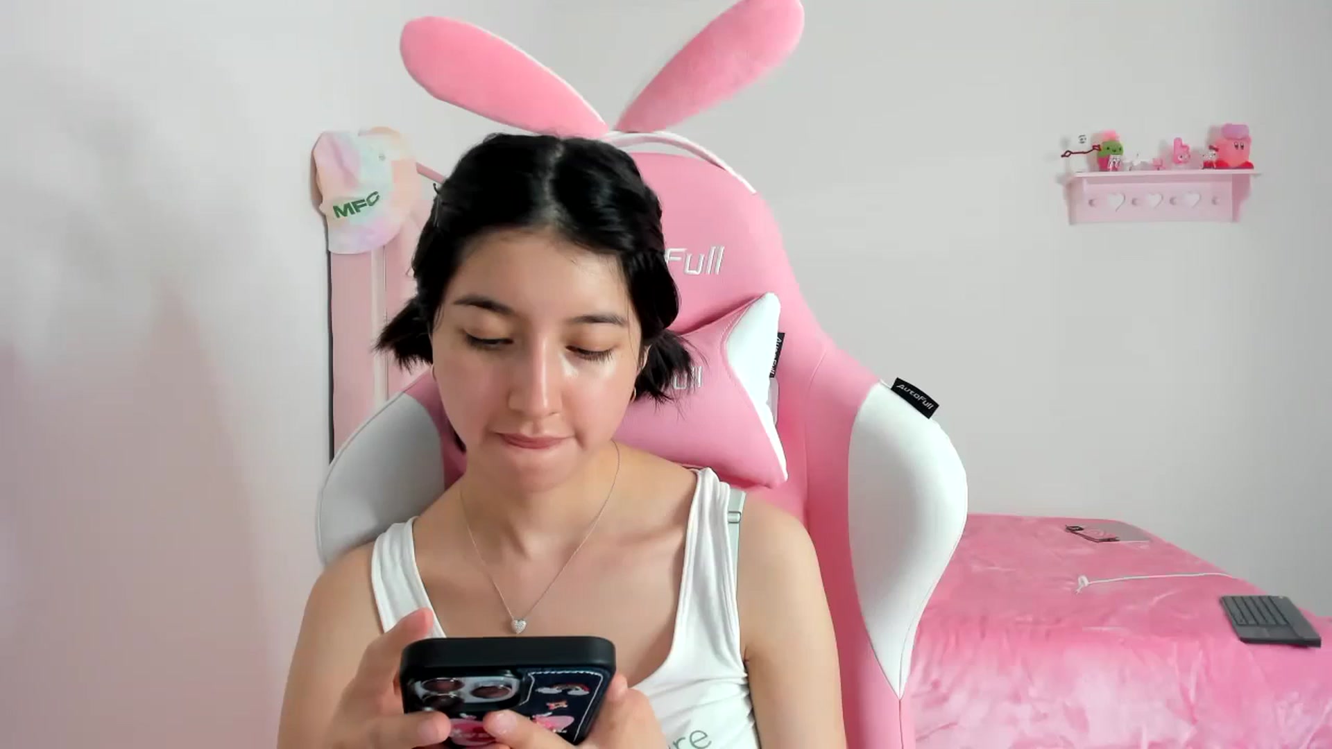 Gallery image thumbnail from Cherrycute666's myfreecams stream on, 02/03/2024, 08:30 image 4 of 20